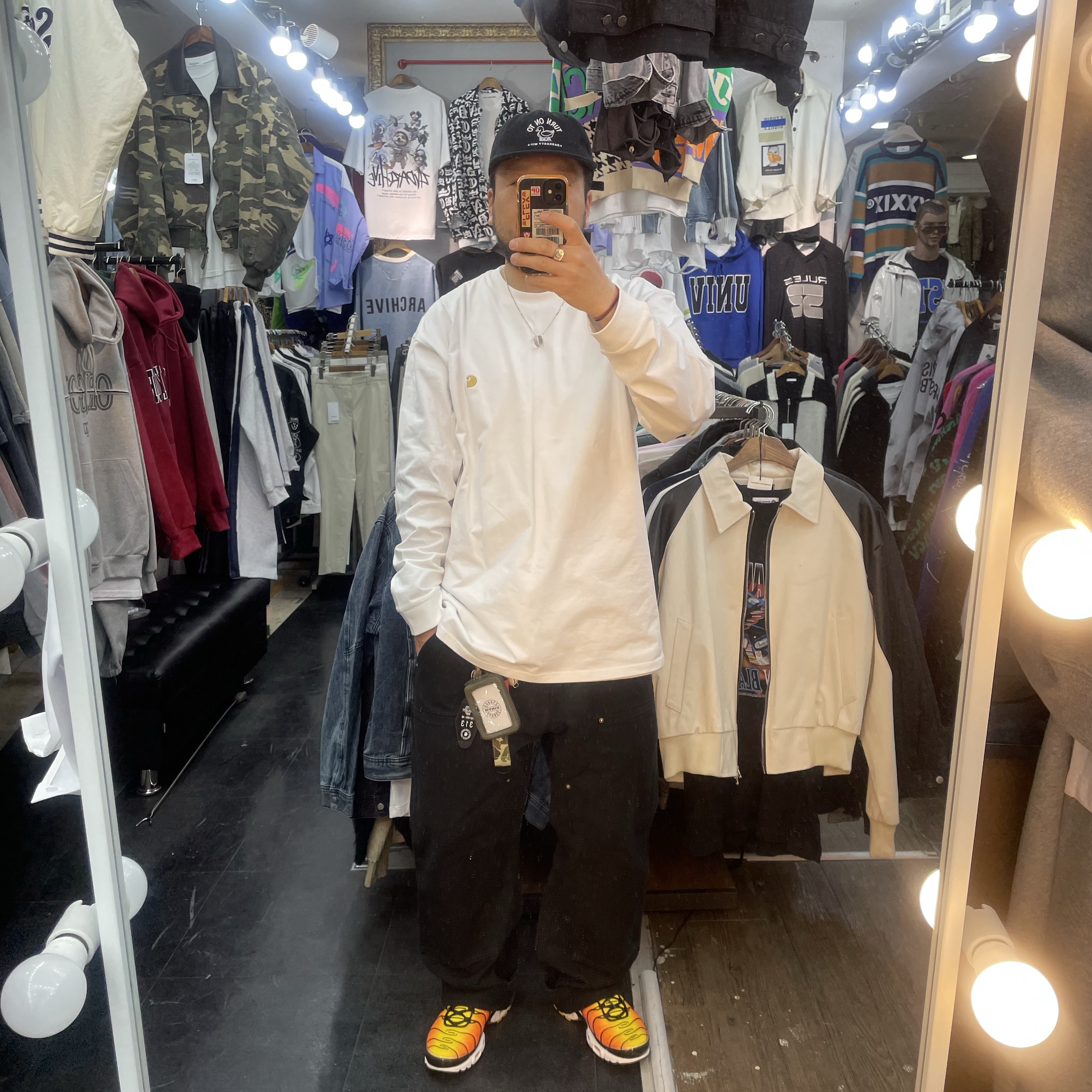 Carhartt WIP L/S Chase T-Shirt White 착용 스타일