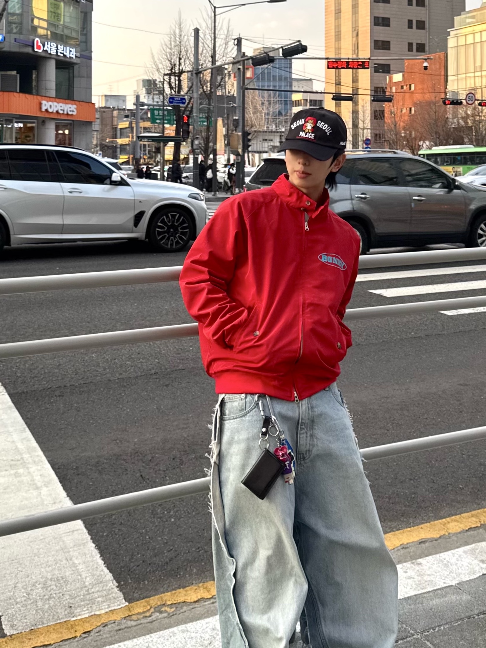 Honey Scoop House Harrington Jacket Red, Palace Seoul 2 Seoul 6-Panel Cap Black - 25SS 착용 스타일 - 4