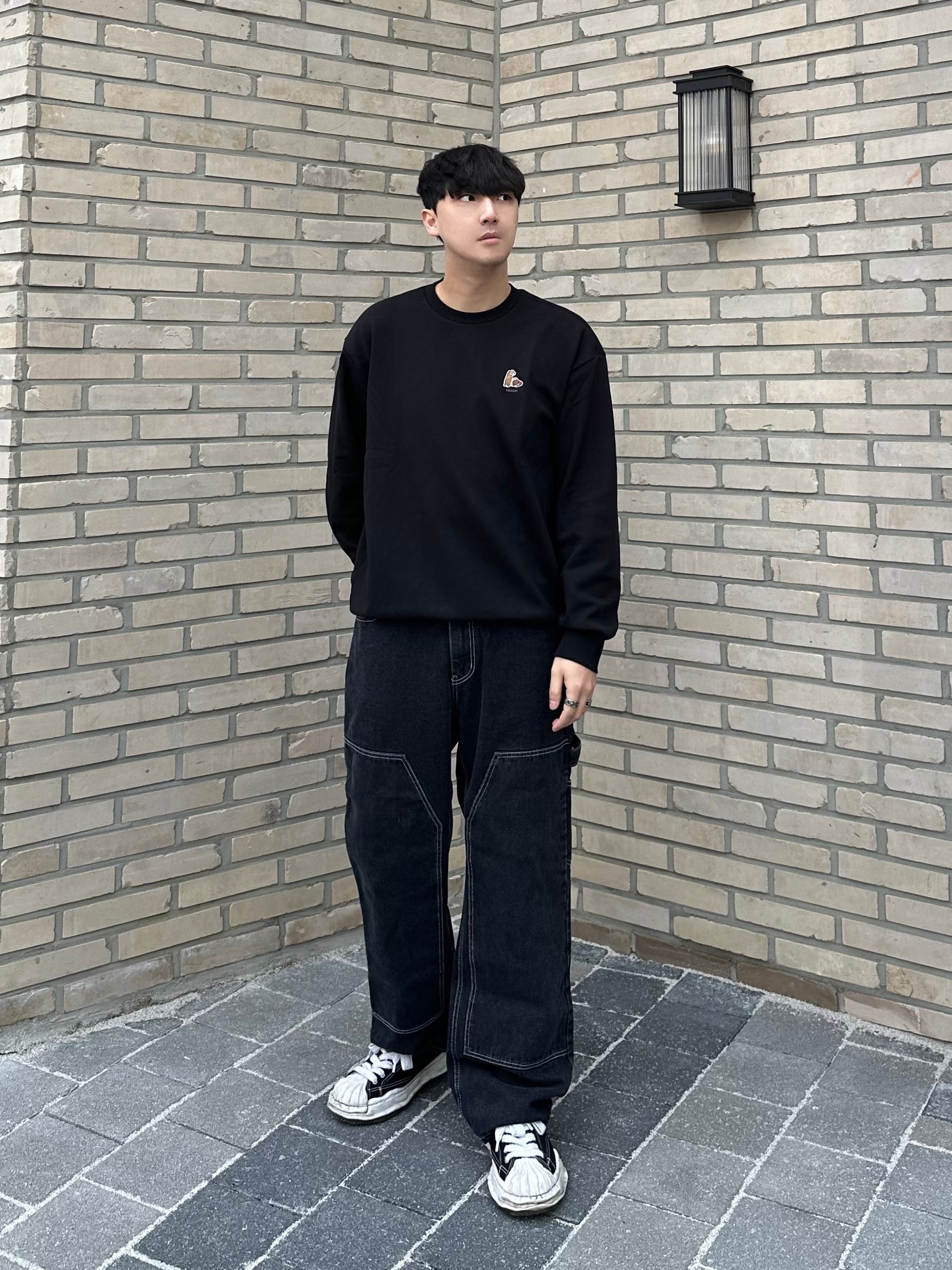 메종 미하라 야스히로 피터슨 OG 솔 캔버스 로우 스니커즈 블랙 착용 스타일 - 1