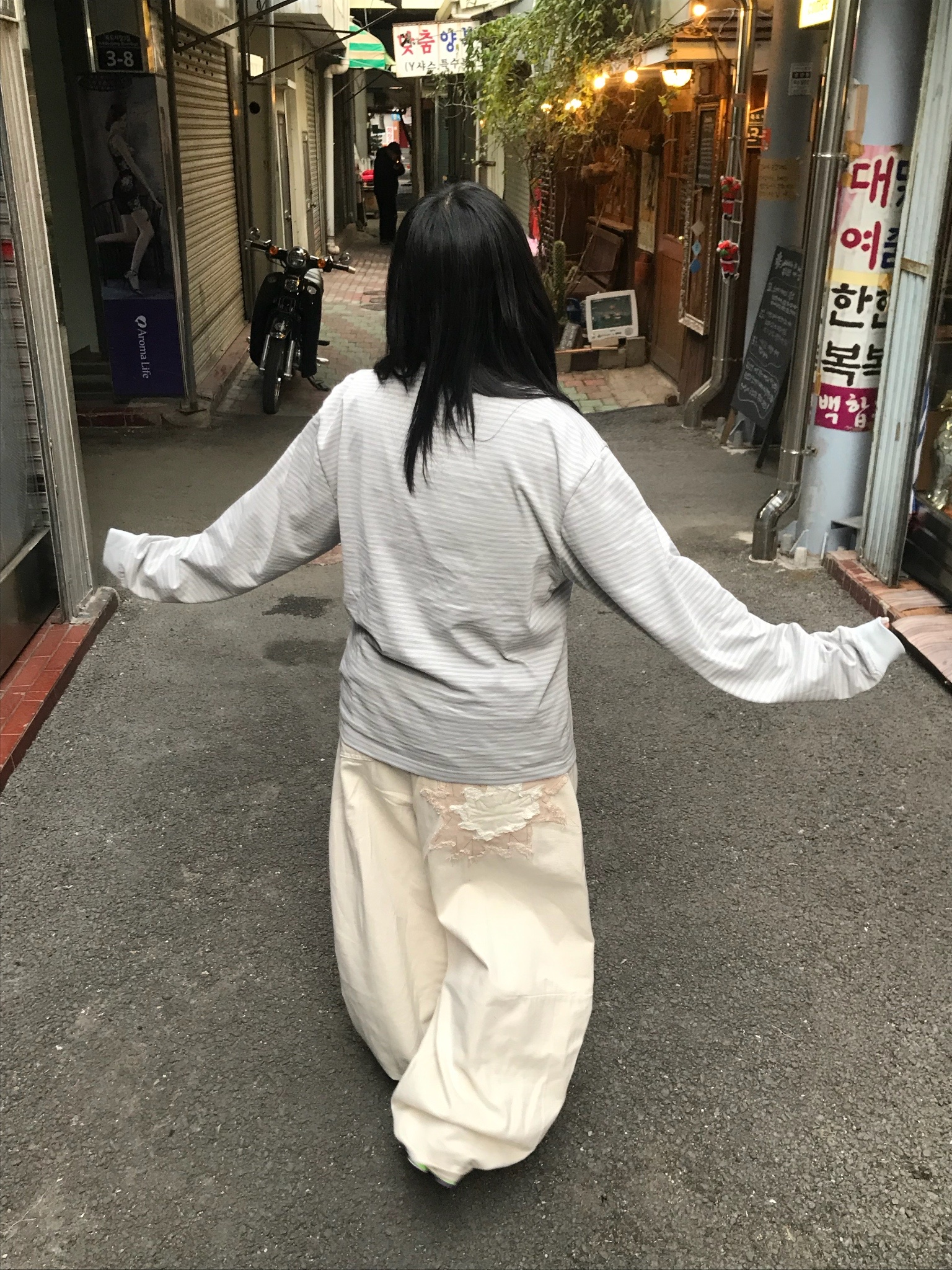 (W) Nike Shox TL Nova SP Grey Neon 착용 스타일 - 3