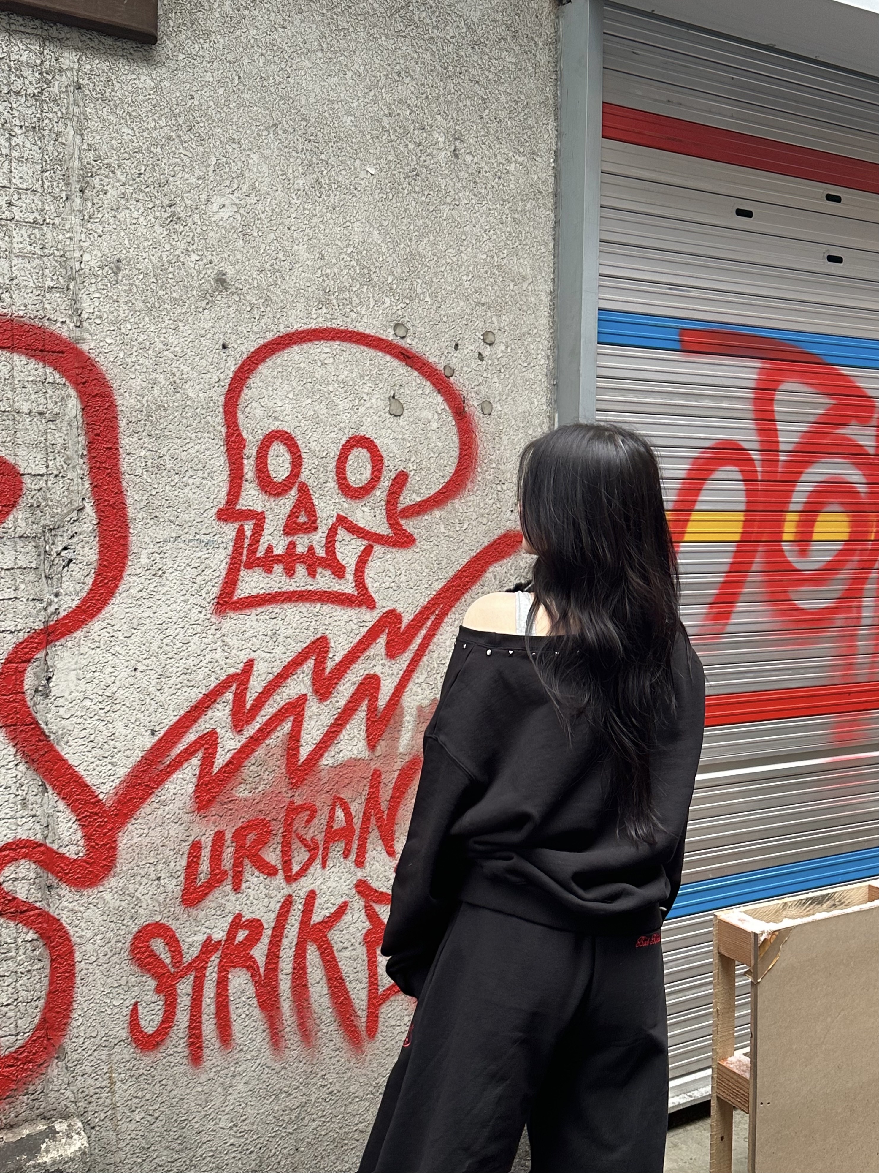 (W) Hysteric Glamour On Skull Pick Necklace Silver, Supreme S Logo Track Jacket Black - 24FW 착용 스타일 - 3
