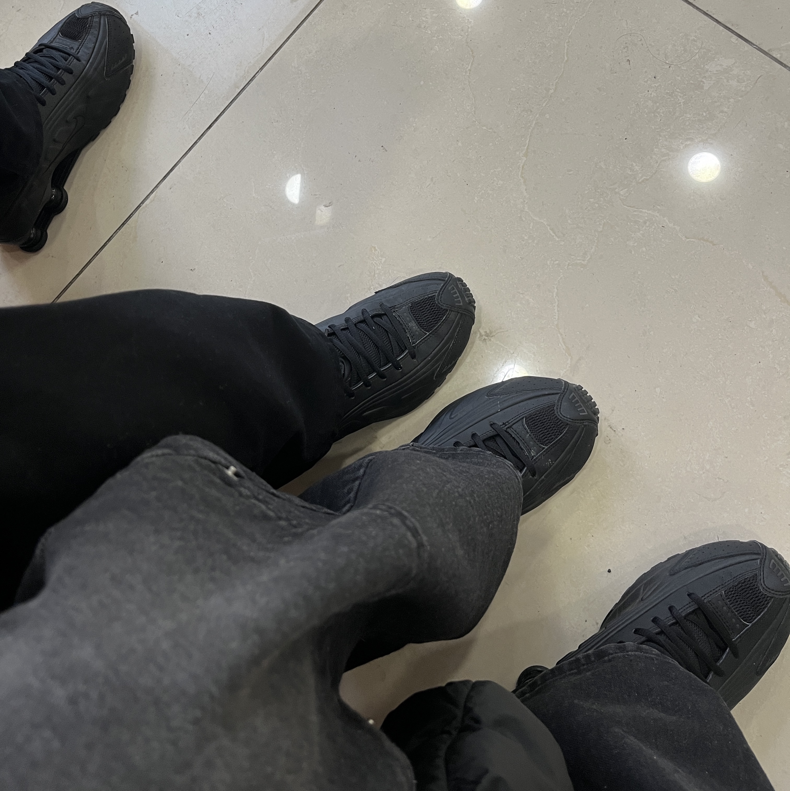 (W) Nike Shox R4 Black 착용 스타일