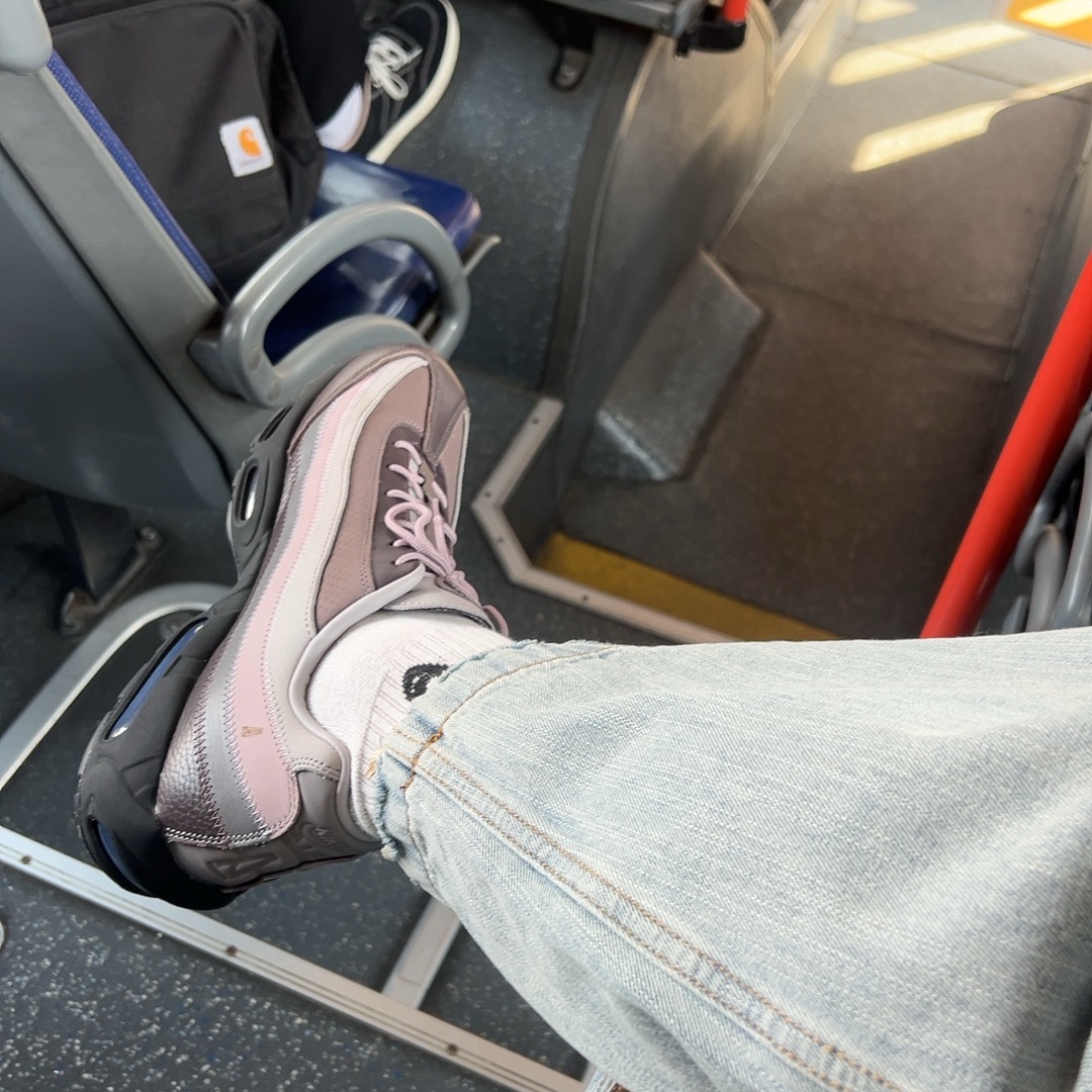 Nike x A Ma Maniere Air Max 95 W.Y.W.S. 착용 스타일