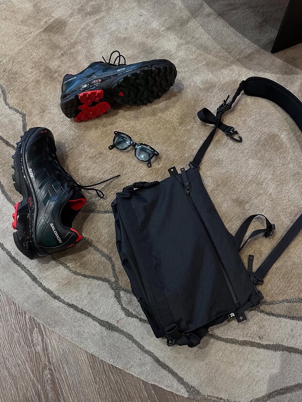 Salomon x Kith XT-4K Black Scarab 착용 스타일 - 3