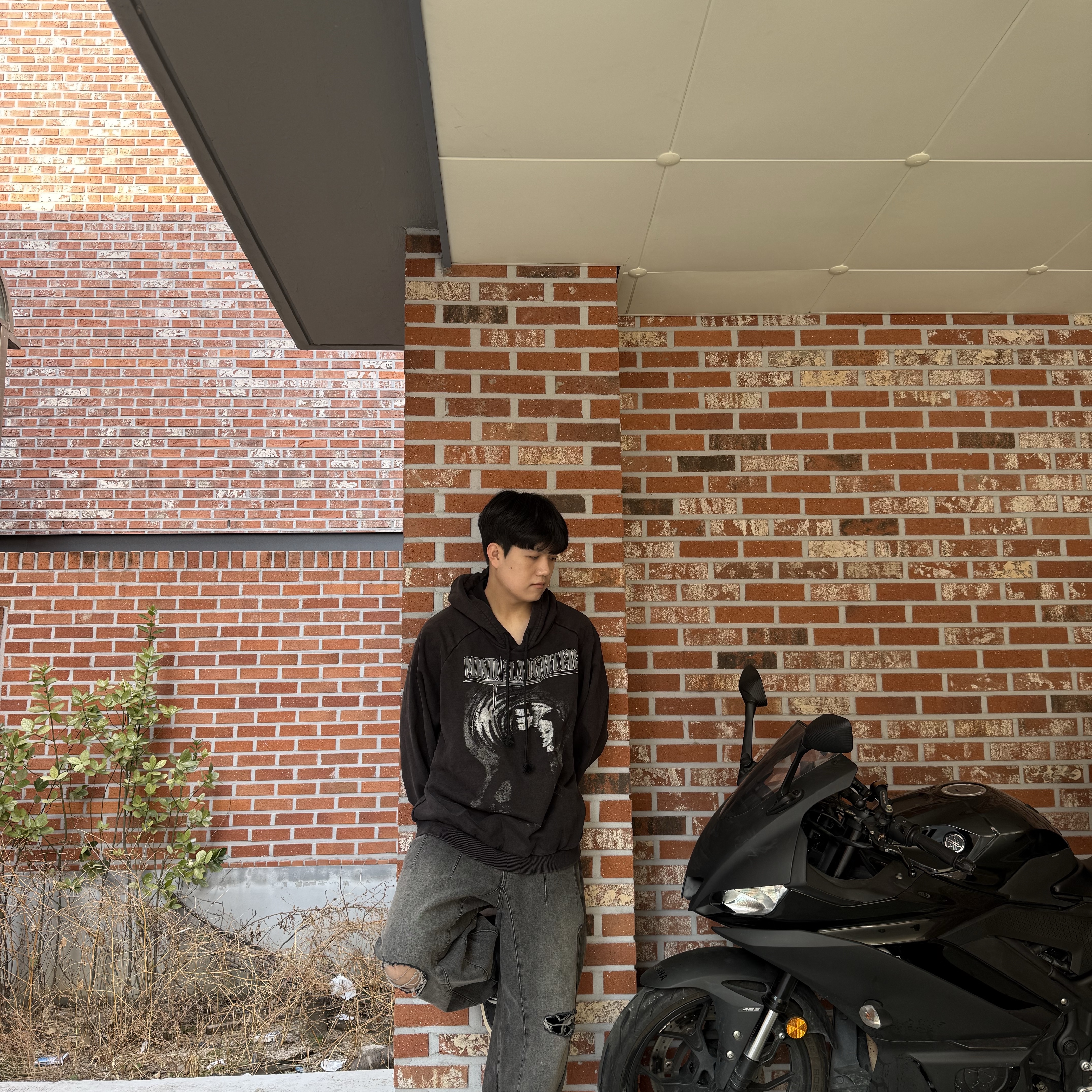 프로젝트 G/R 마인드 슬로터 빈티지 워시드 후드 블랙, 컨버스 x 다크쉐도우 터보웨폰 블랙 크림 착용 스타일 - 6