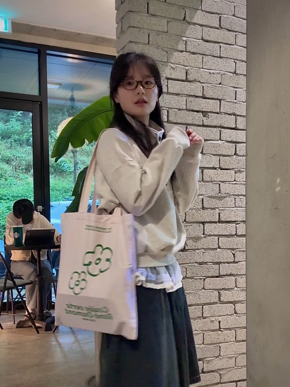 [ACOC X UDC PARIS] Artwork Eco Bag_Ivory 착용 스타일 - 2