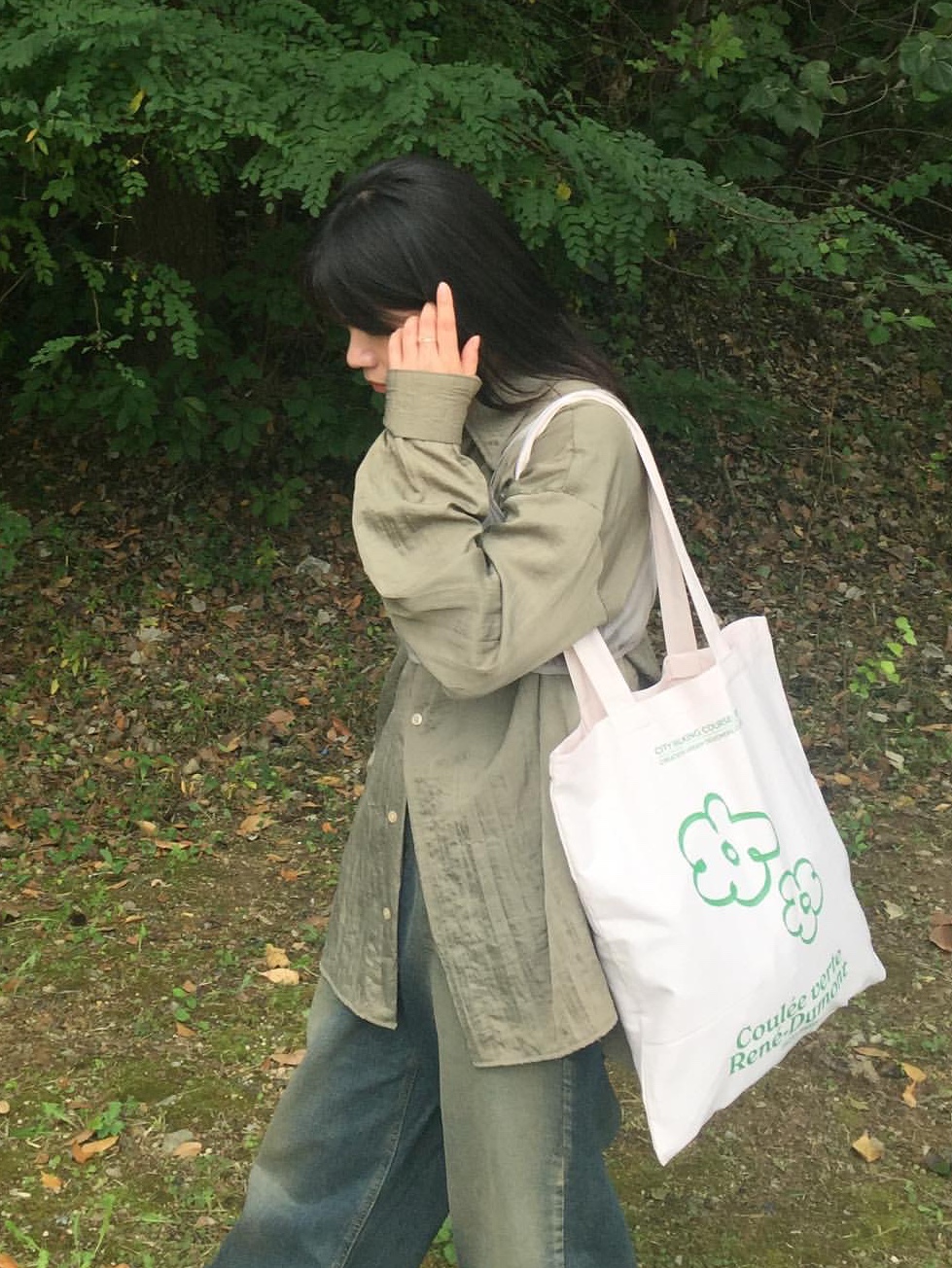[ACOC X UDC PARIS] Artwork Eco Bag_Ivory 착용 스타일 - 1