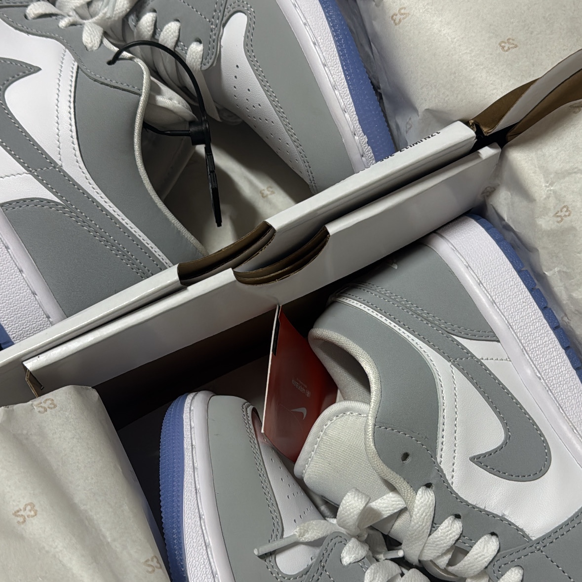 (W) Jordan 1 Low White Wolf Grey 착용 스타일