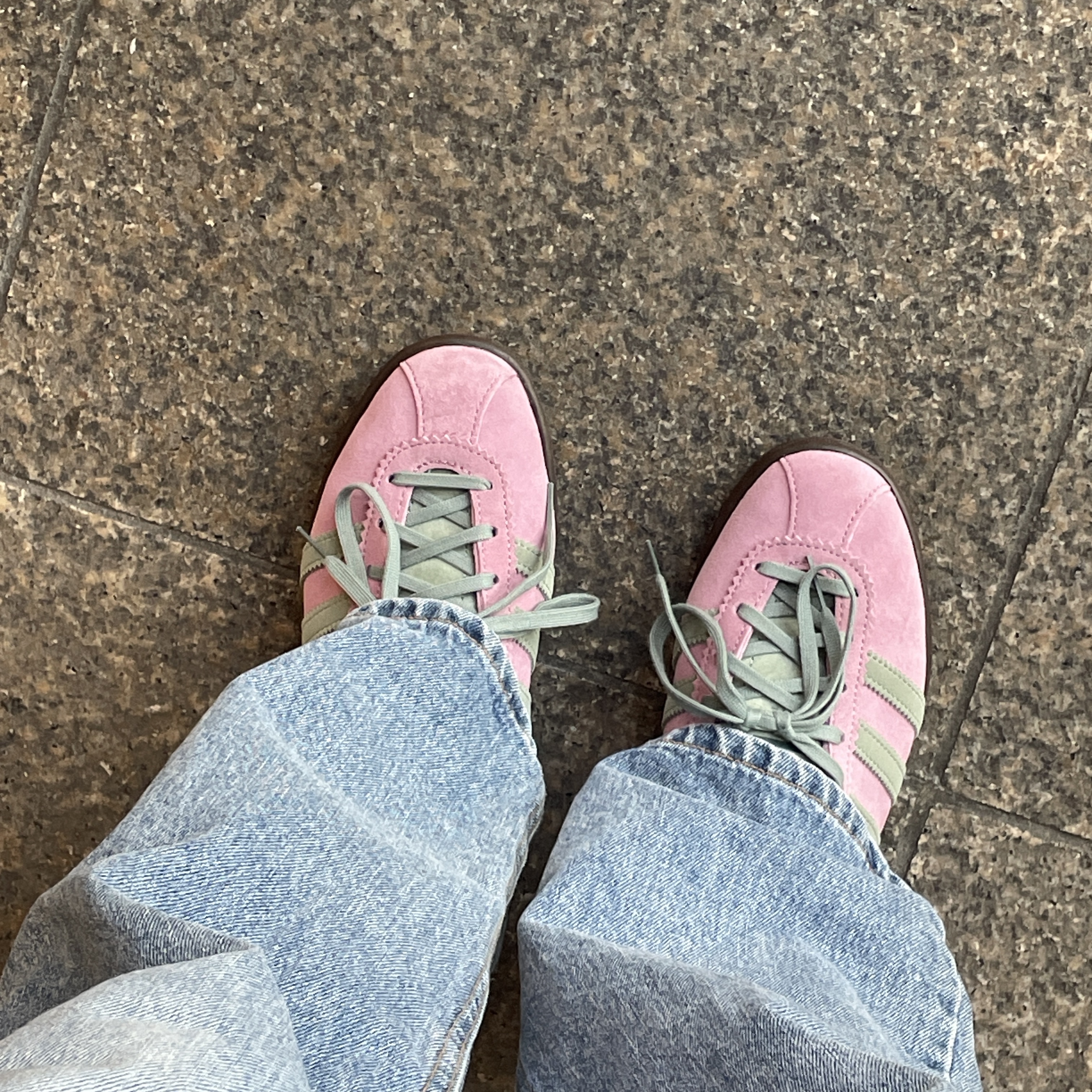 Adidas Tobacco Wonder Orchid Silver Green 착용 스타일