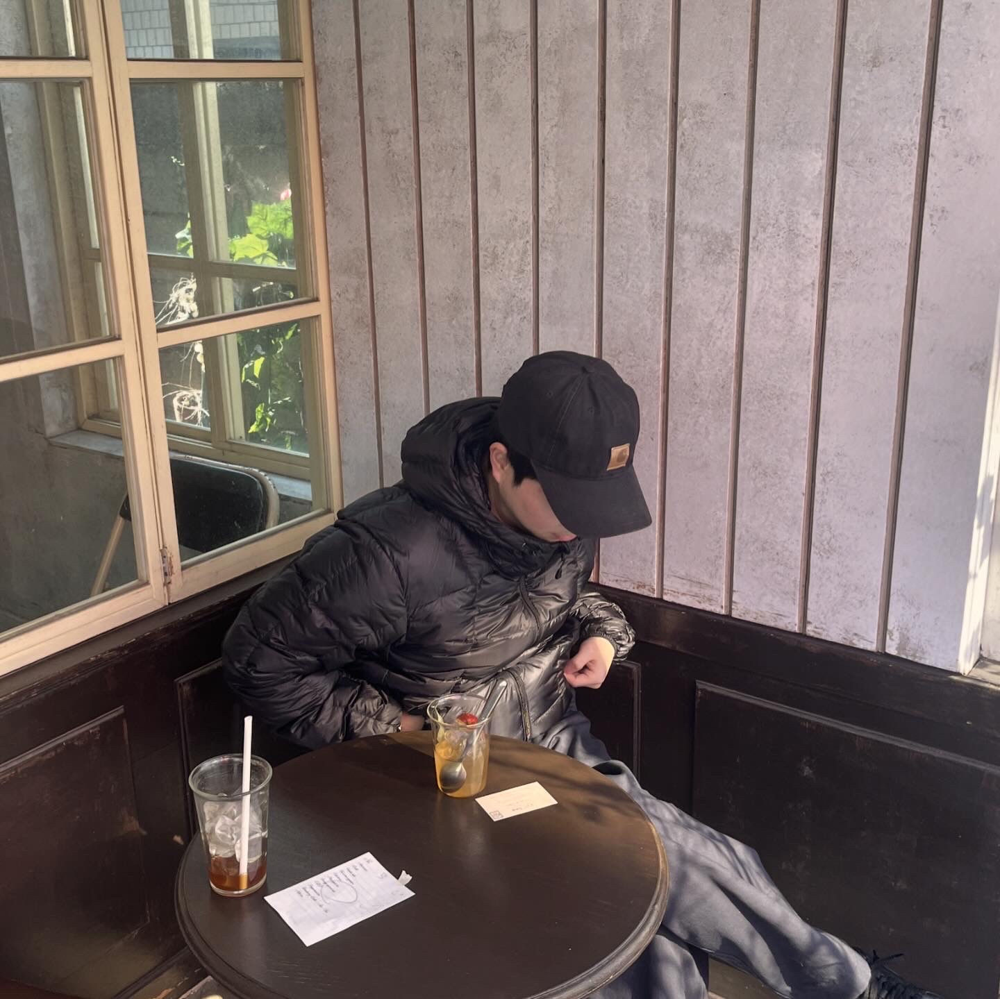 Montbell Superior Down Parka Black, Carhartt Canvas Cap Black 착용 스타일 - 1