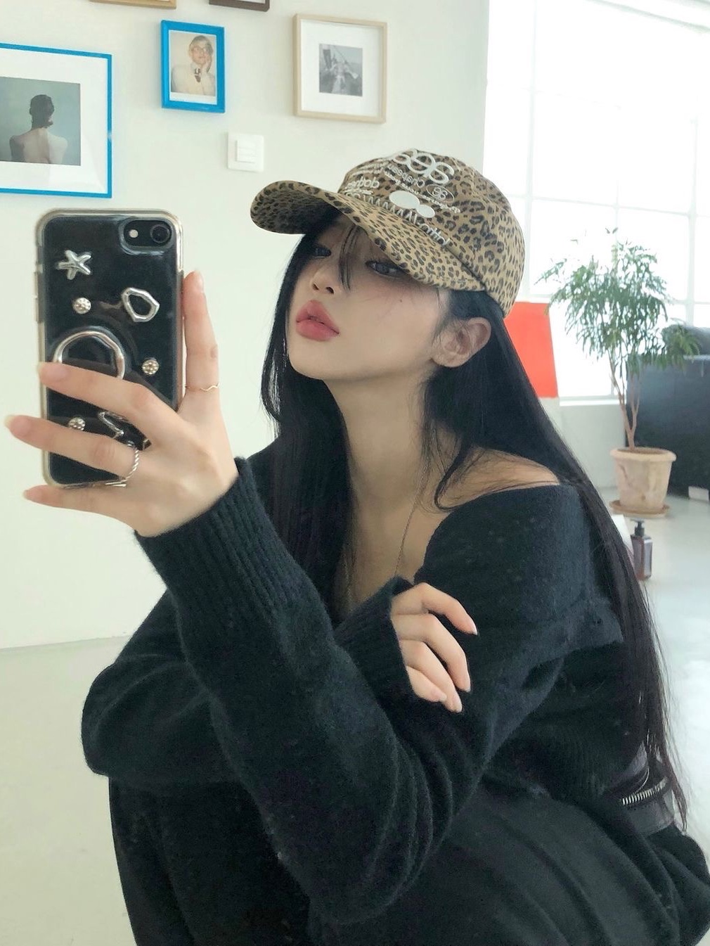 AEAE Web Logo Leopard Cap Mustard 착용 스타일