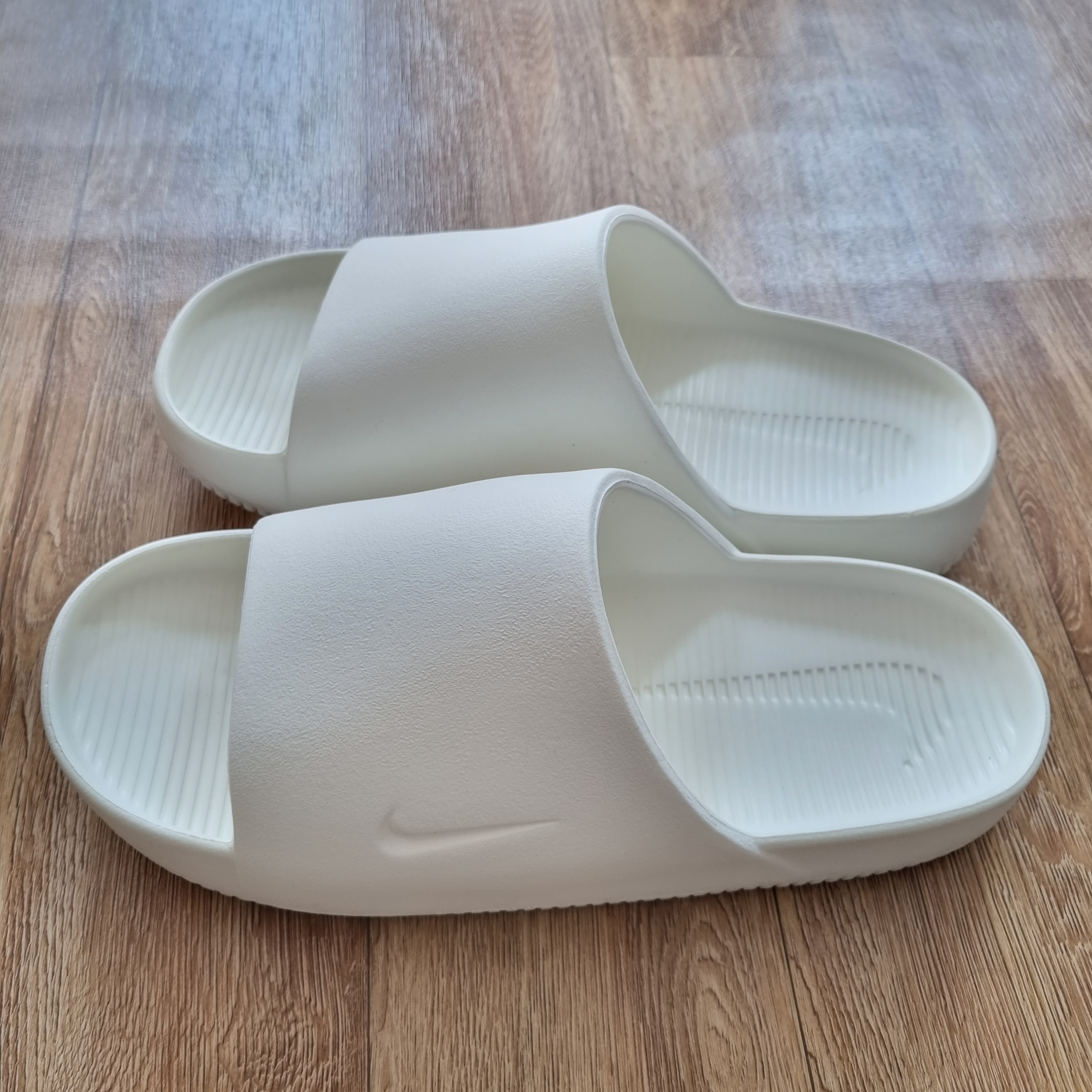 Nike Calm Slide Sail 착용 스타일 - 4