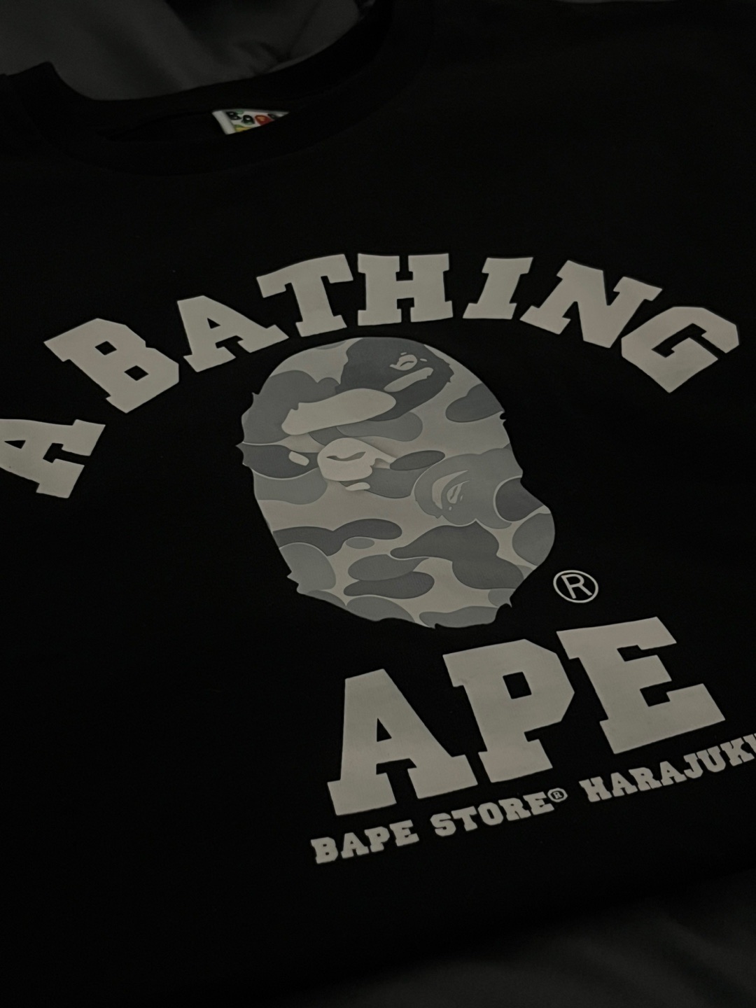 BAPE Store Harajuku Camo College T-Shirt Black 착용 스타일