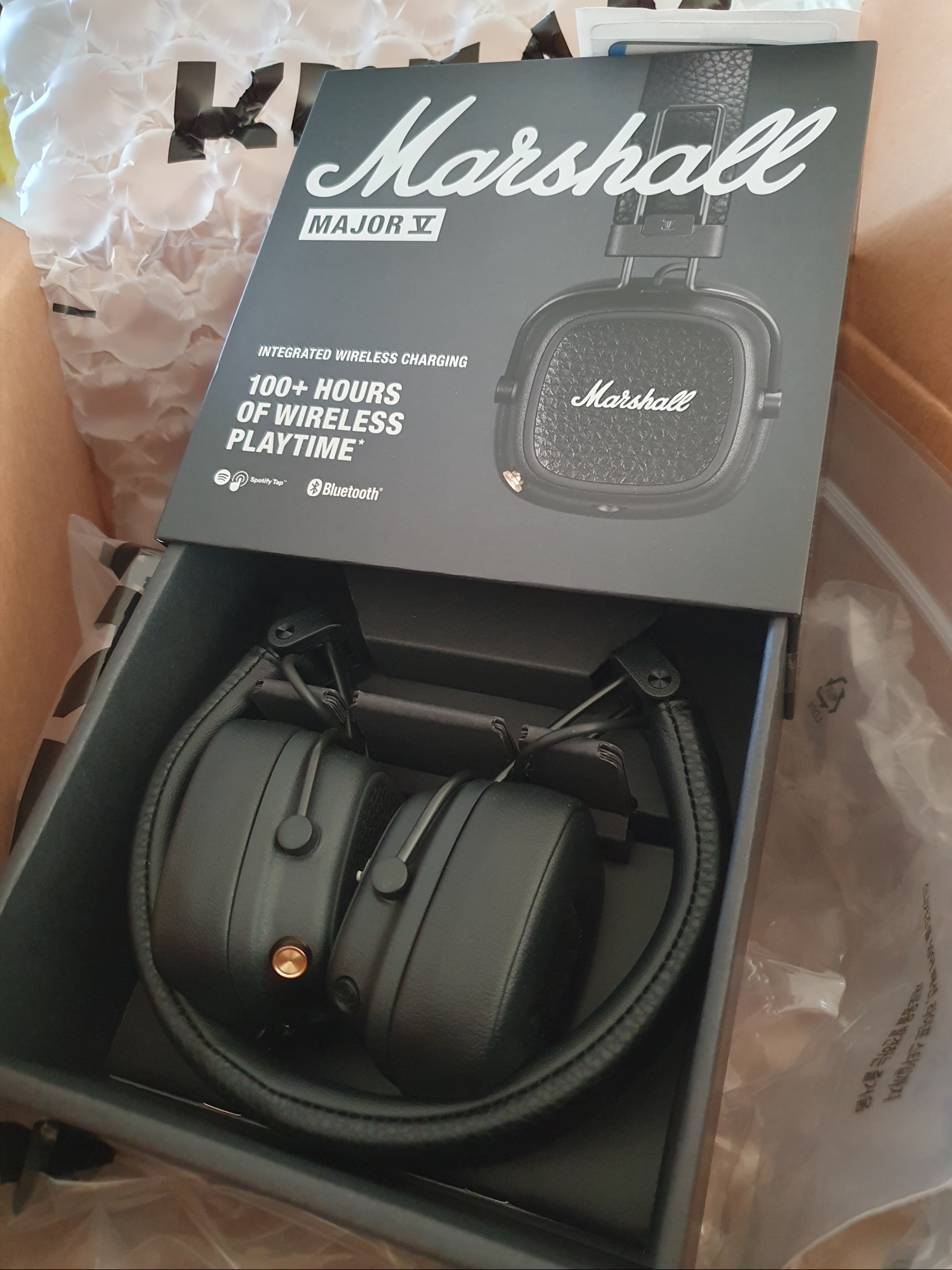 Marshall Major V Black (Korean Ver.) 착용 스타일 - 1