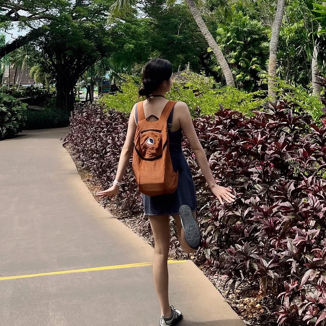 Ticket To The Moon Mini Backpack 15L Terracotta Orange 착용 스타일