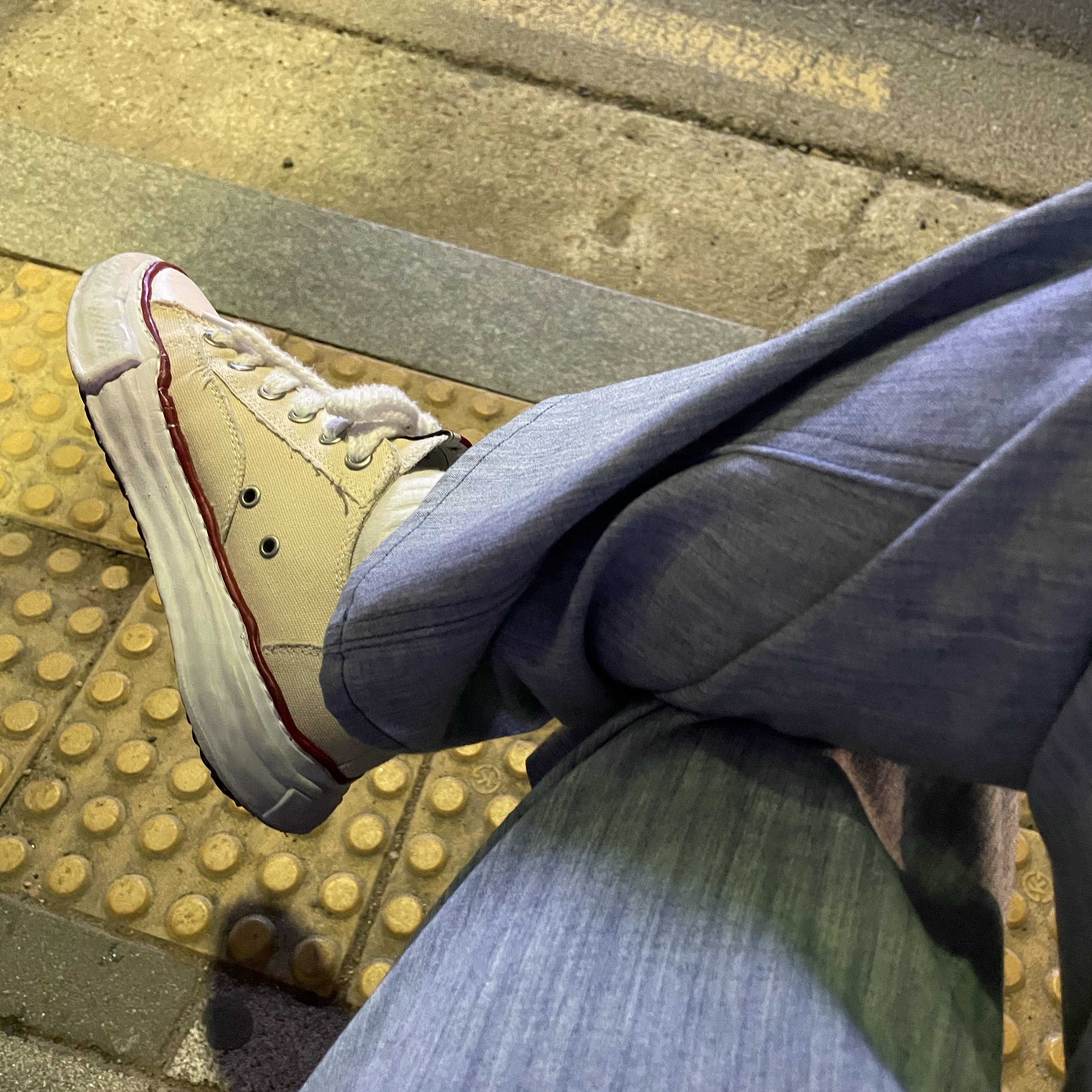 Maison Mihara Yasuhiro Peterson OG Sole Canvas Low-top Sneakers Natural 착용 스타일