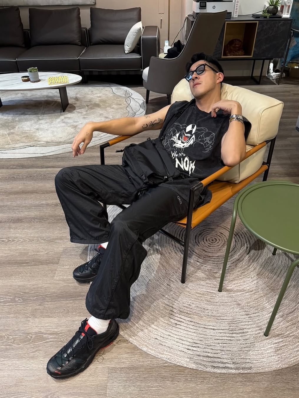 Salomon x Kith XT-4K Black Scarab 착용 스타일 - 2