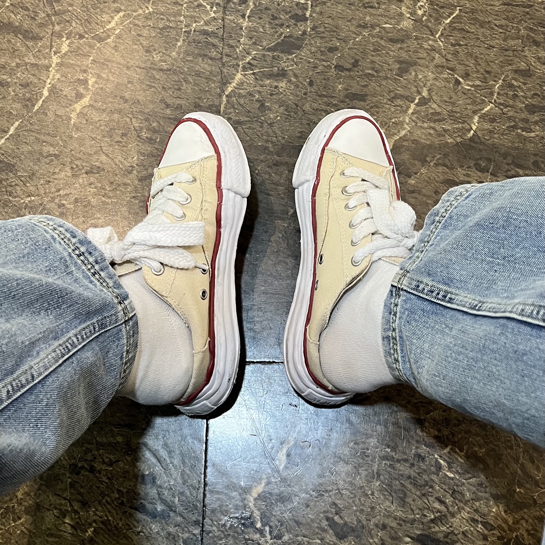 Maison Mihara Yasuhiro Peterson OG Sole Canvas Low-top Sneakers Natural 착용 스타일