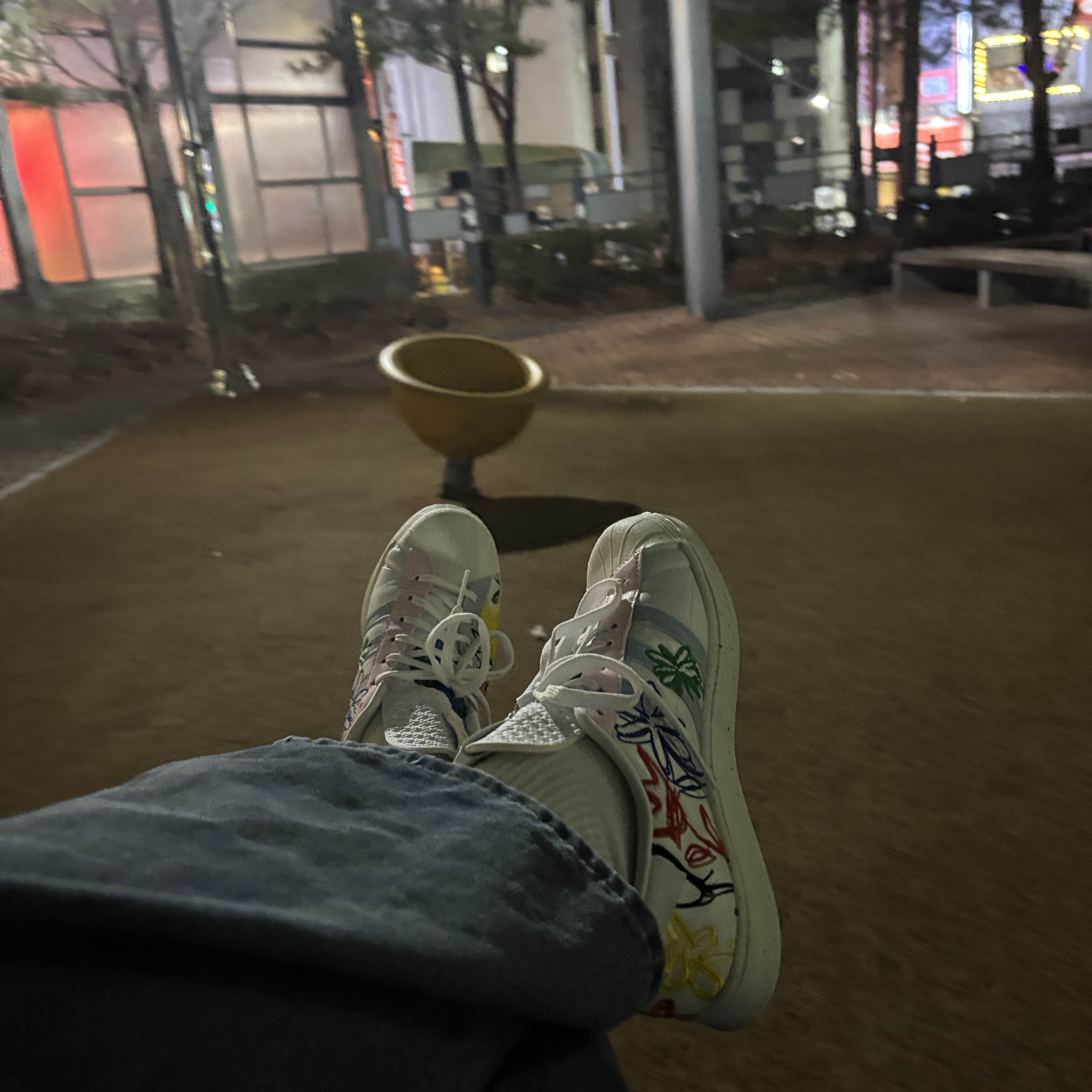 Adidas x Sean Wotherspoon Superstar Superearth, Adidas Samba OG Cloud White 착용 스타일 - 2