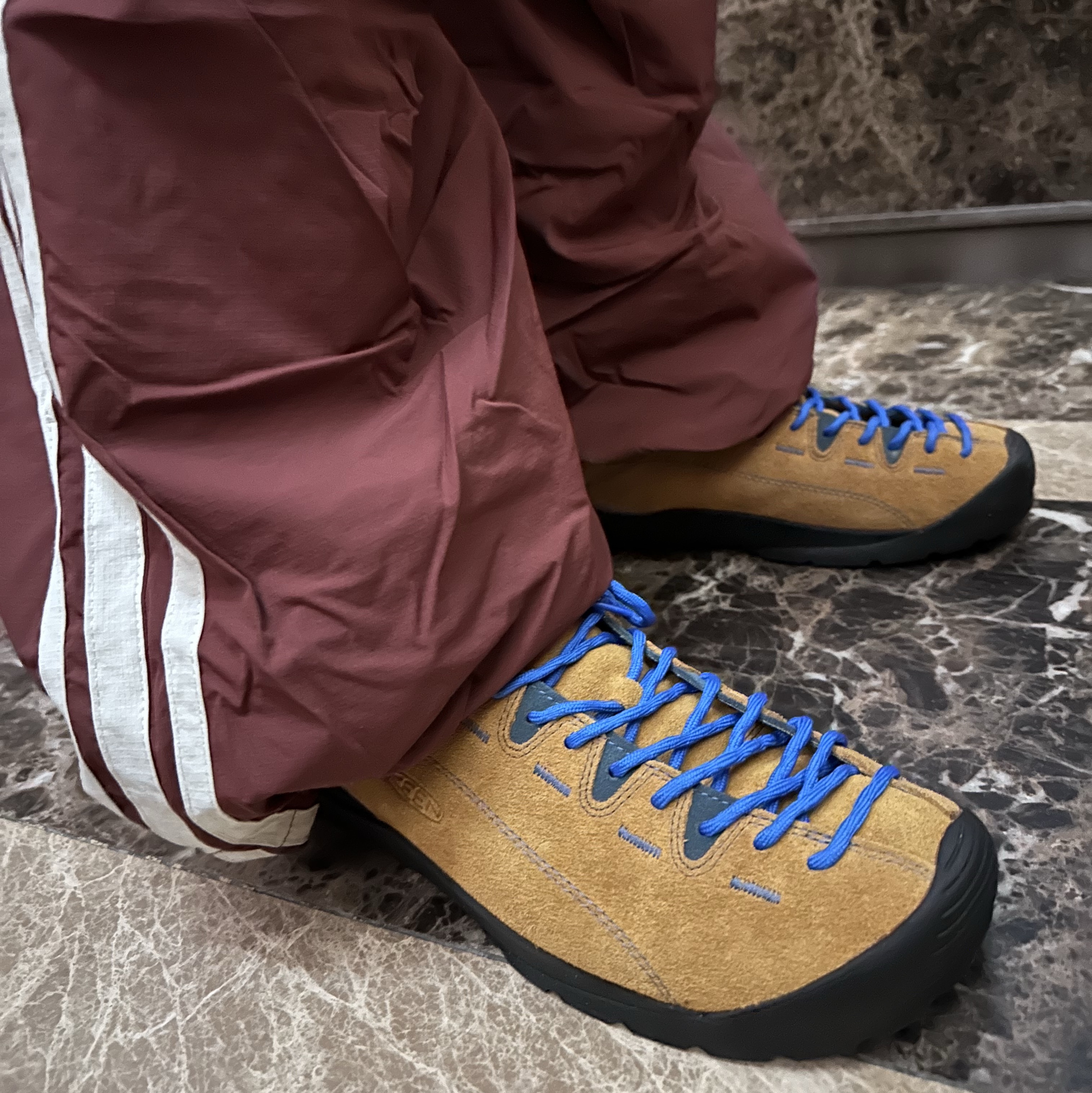 Keen Jasper Suede Sneakers Camel, Gentle Monster x Maison Margiela MM114 Black Clear 착용 스타일 - 5