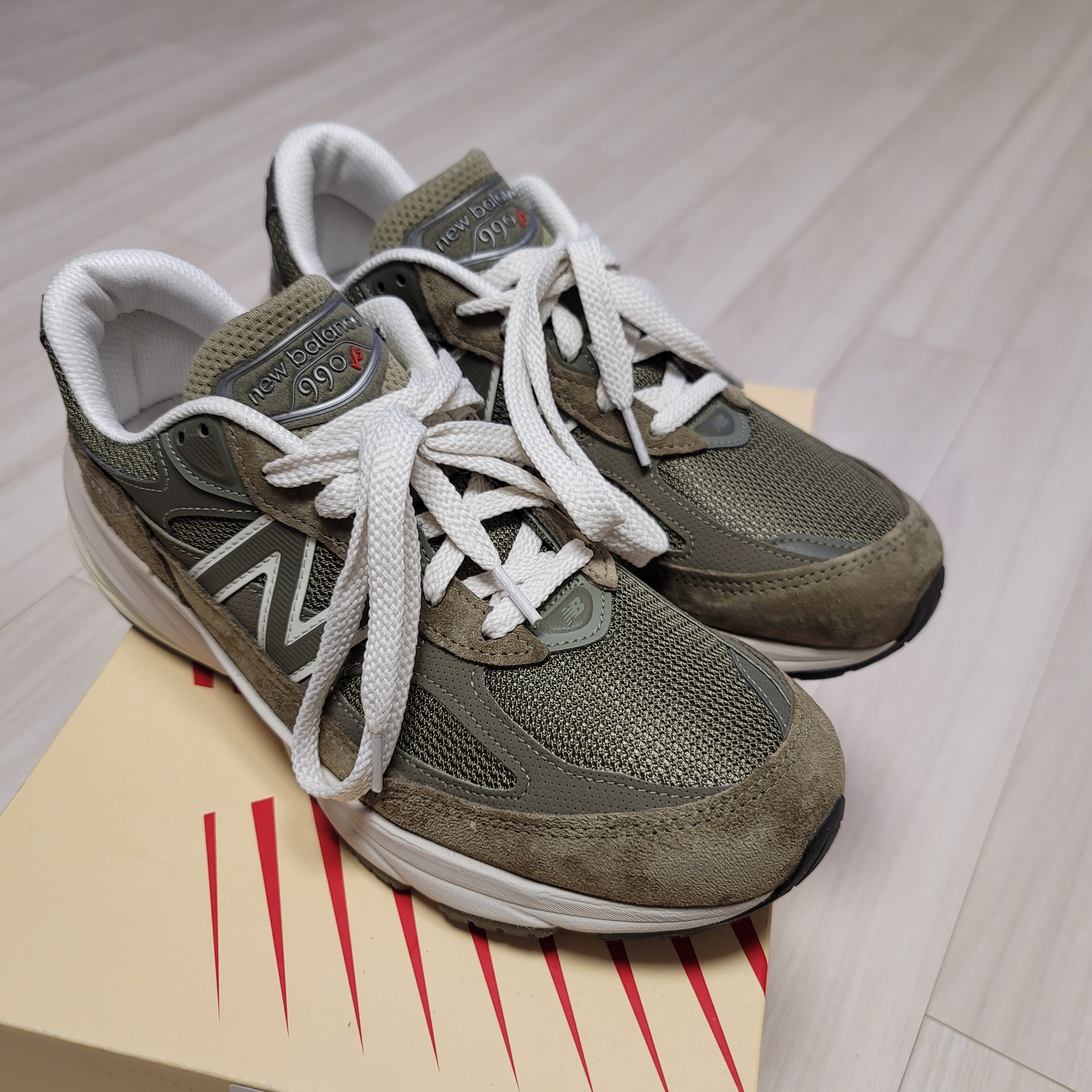 New Balance 990v6 Made in USA True Camo 착용 스타일