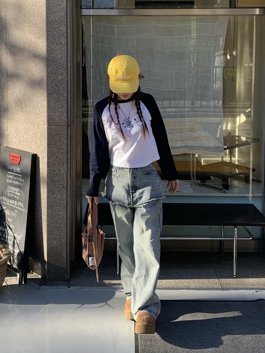 (W) UGG Classic Mini Platform Boots Chestnut, Supreme Washed Chino Twill Camp Cap Yellow - 23SS 착용 스타일