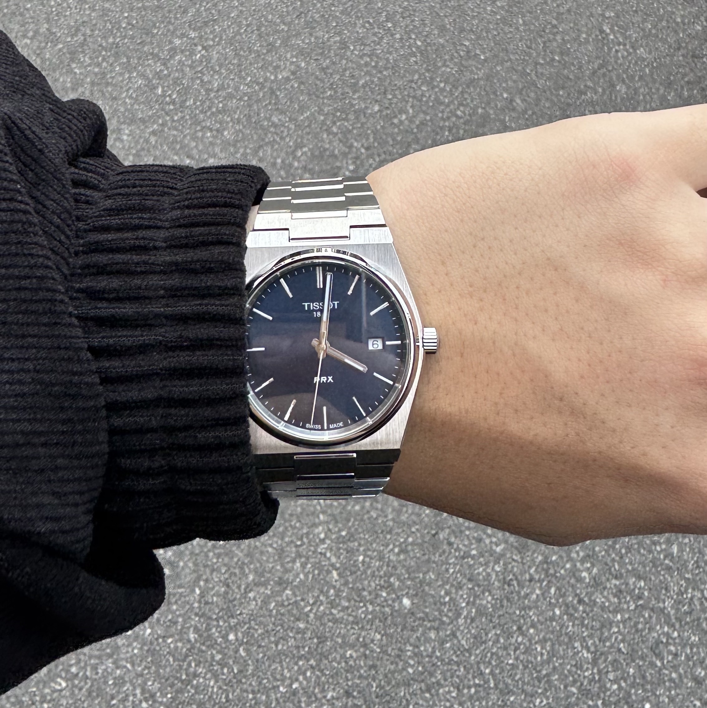 Tissot PRX 40mm Quartz Steel Blue 착용 스타일