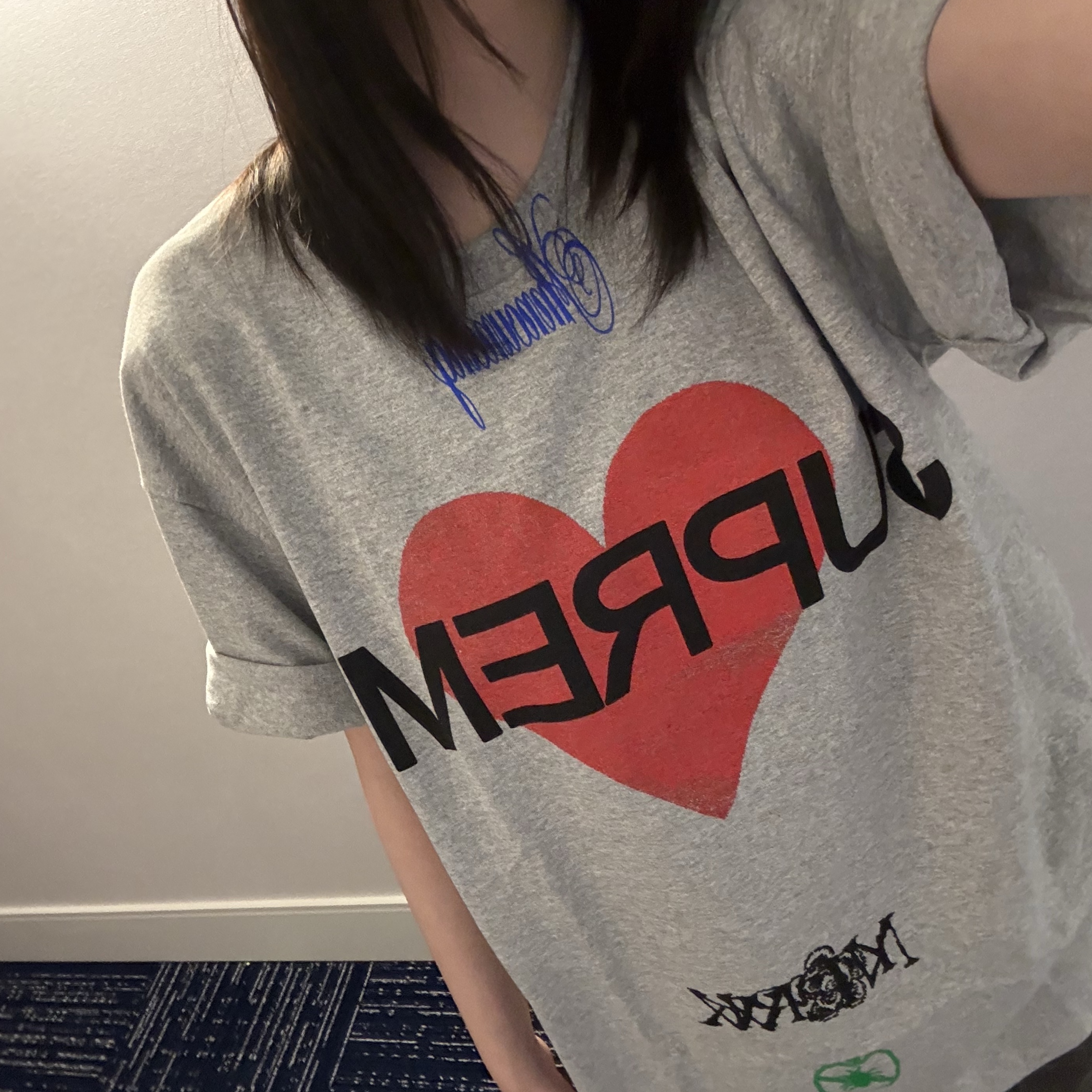 Supreme Announcing T-Shirt Heather Grey - 25SS 착용 스타일 - 1