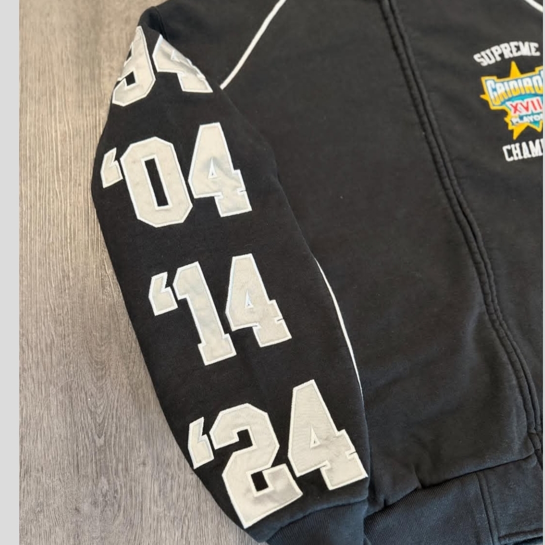 Supreme Playoffs Zip Up Hooded Sweatshirt Black - 25SS 착용 스타일 - 5