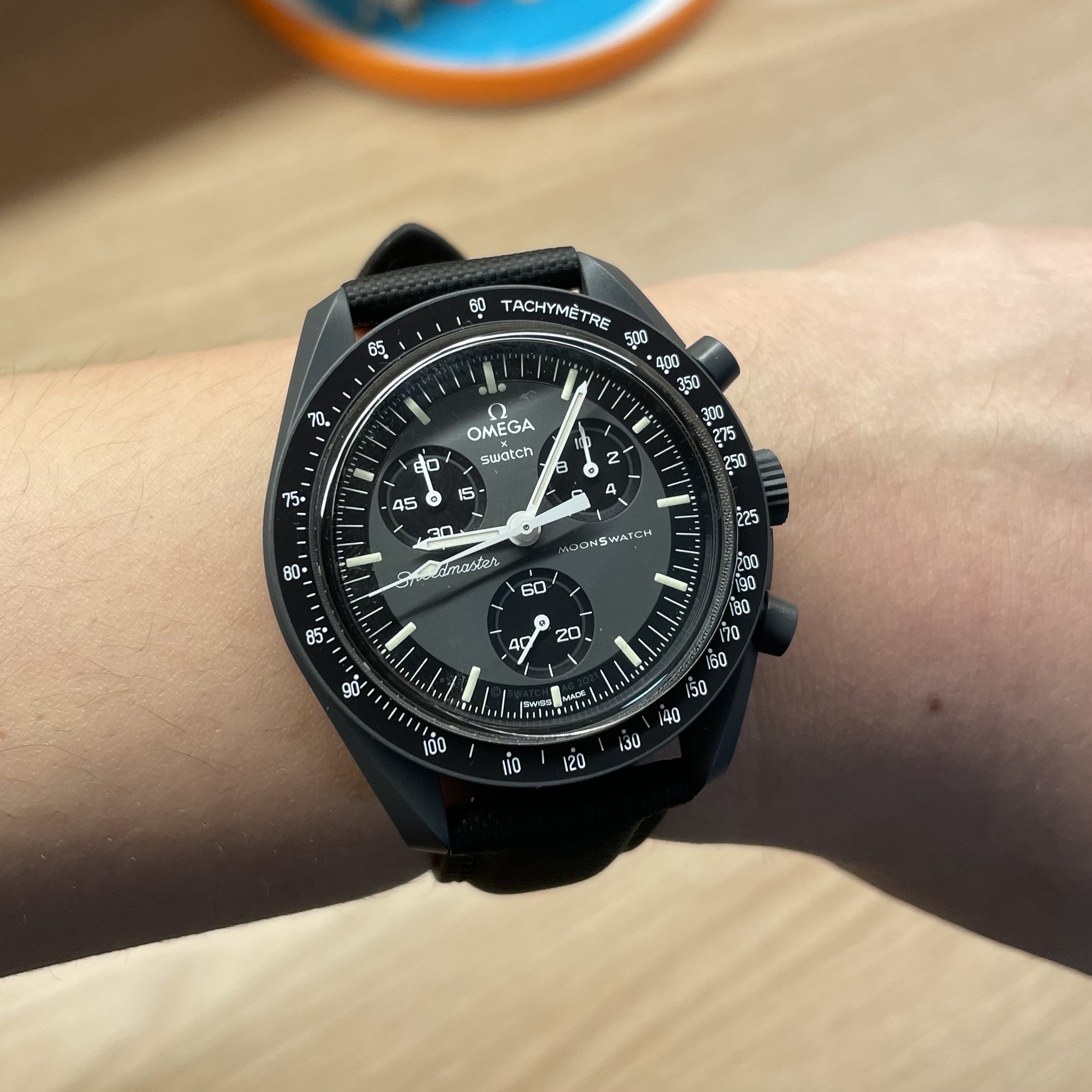 Swatch x Omega Bioceramic MoonSwatch Mission To Mercury 착용 스타일 - 2