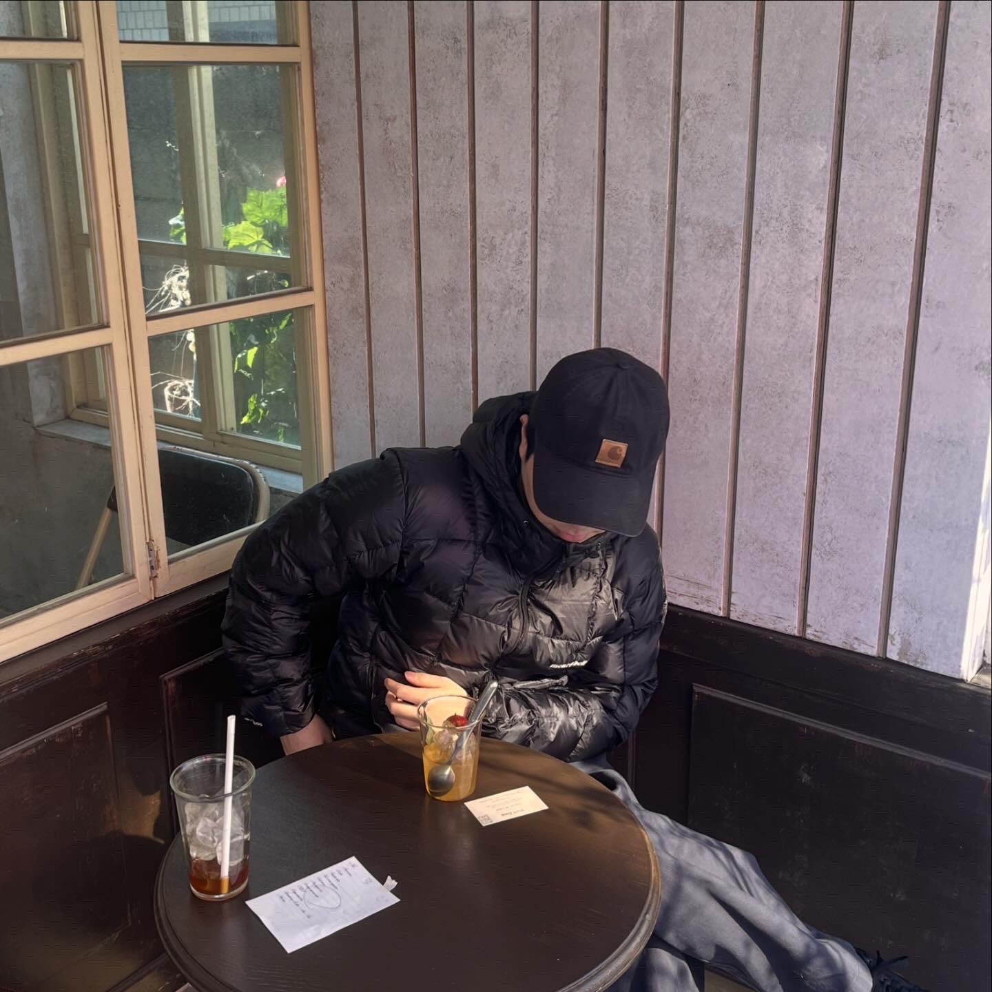 Montbell Superior Down Parka Black, Carhartt Canvas Cap Black 착용 스타일 - 2