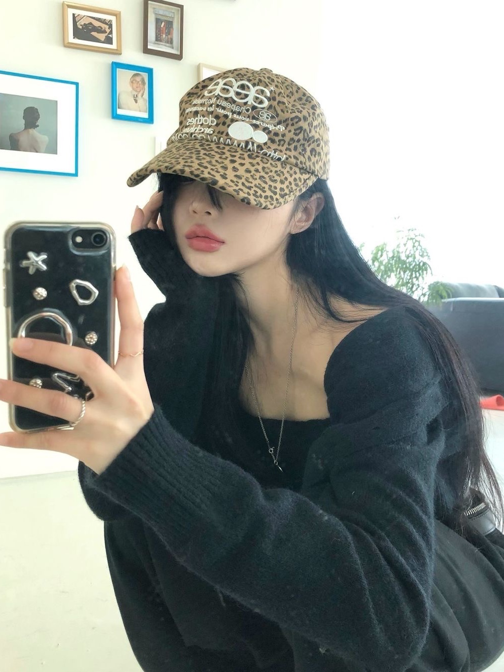 AEAE Web Logo Leopard Cap Mustard 착용 스타일