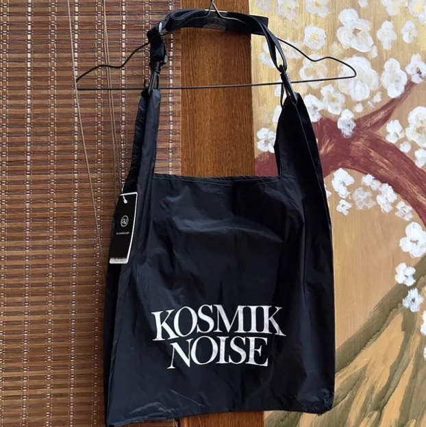 GU x Undercover Ripstop Tote Bag Black 착용 스타일