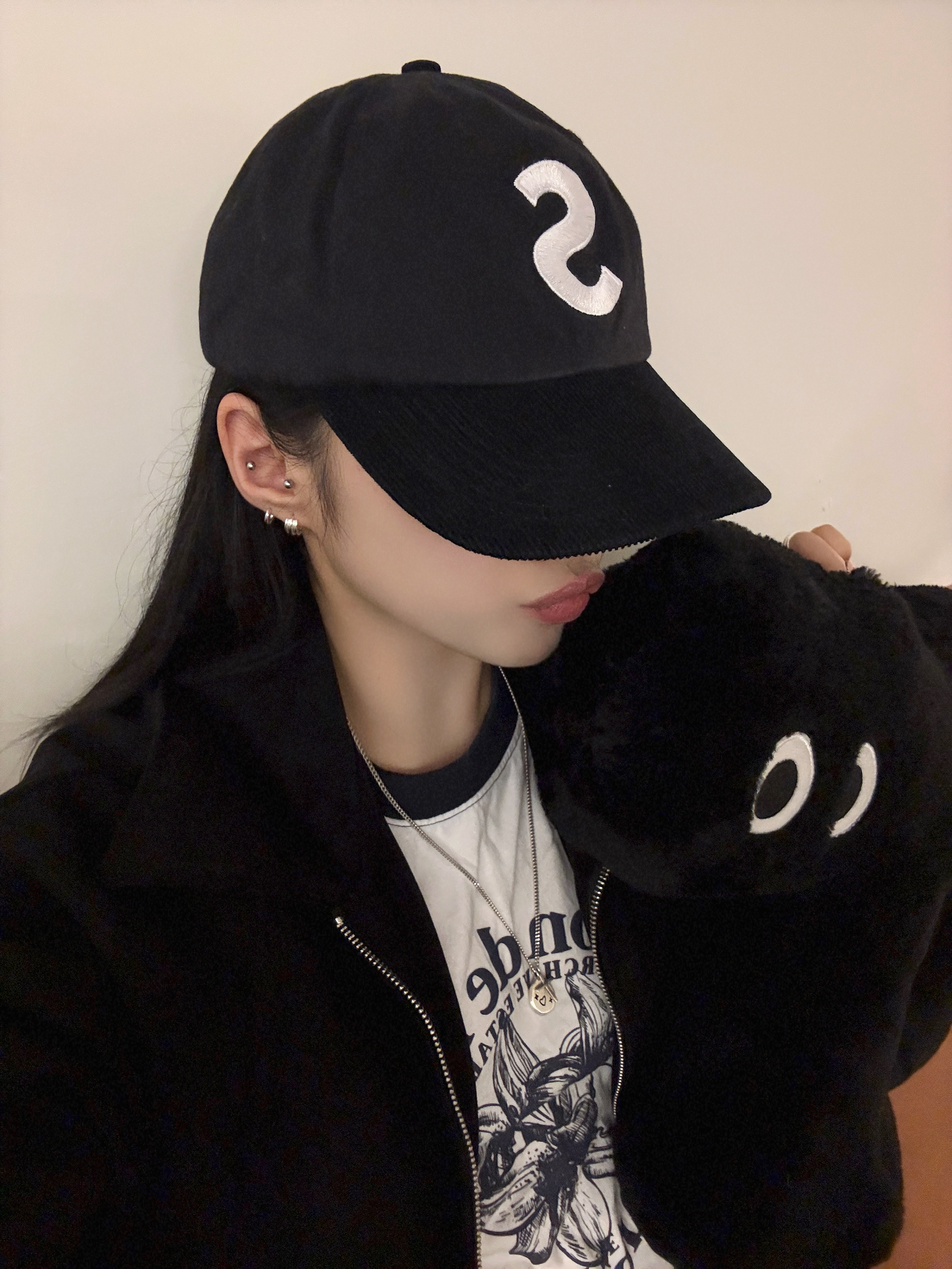 Supreme Boiled Wool S Logo 6-Panel Black - 22FW, Jordan 1 Retro High OG Chicago 2022 착용 스타일 - 3