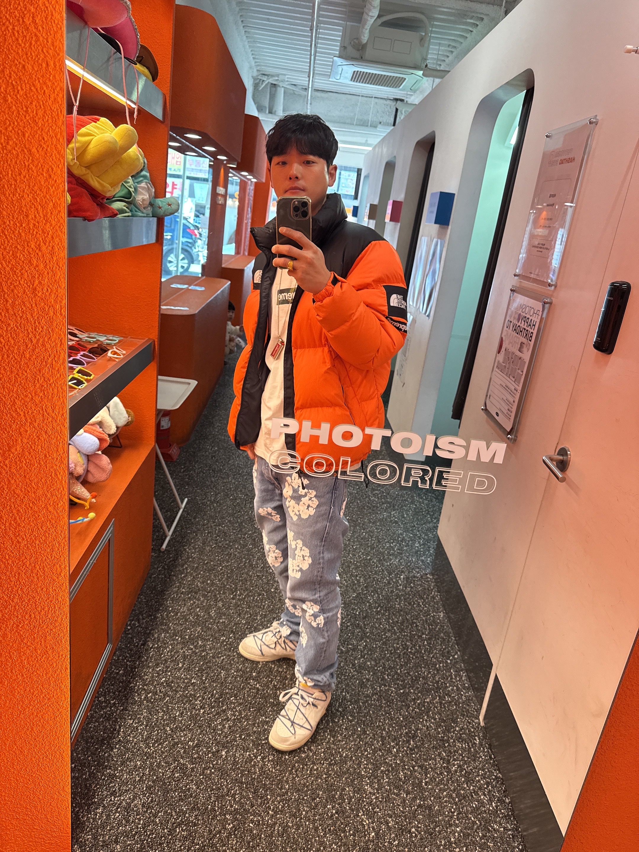 Supreme x The North Face Nuptse Orange - 16FW, Supreme Box Logo T-Shirt White - 23FW 착용 스타일 - 2
