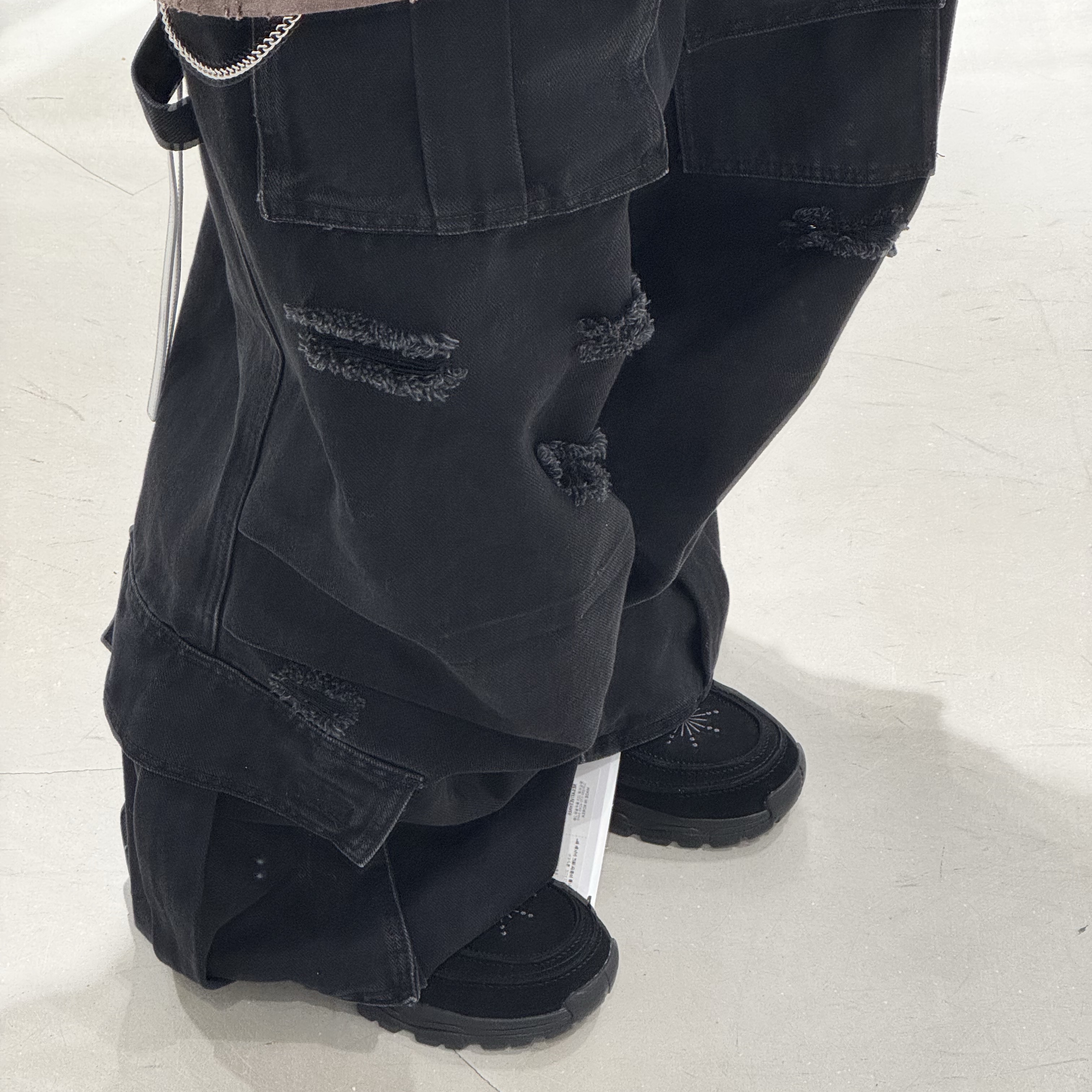 [KREAM 단독] Millo Archive X Negative Three Crescendo Desert Boots Beige, [KREAM 단독] Millo Archive X Negative Three Crescendo Desert Boots Black 착용 스타일 - 8