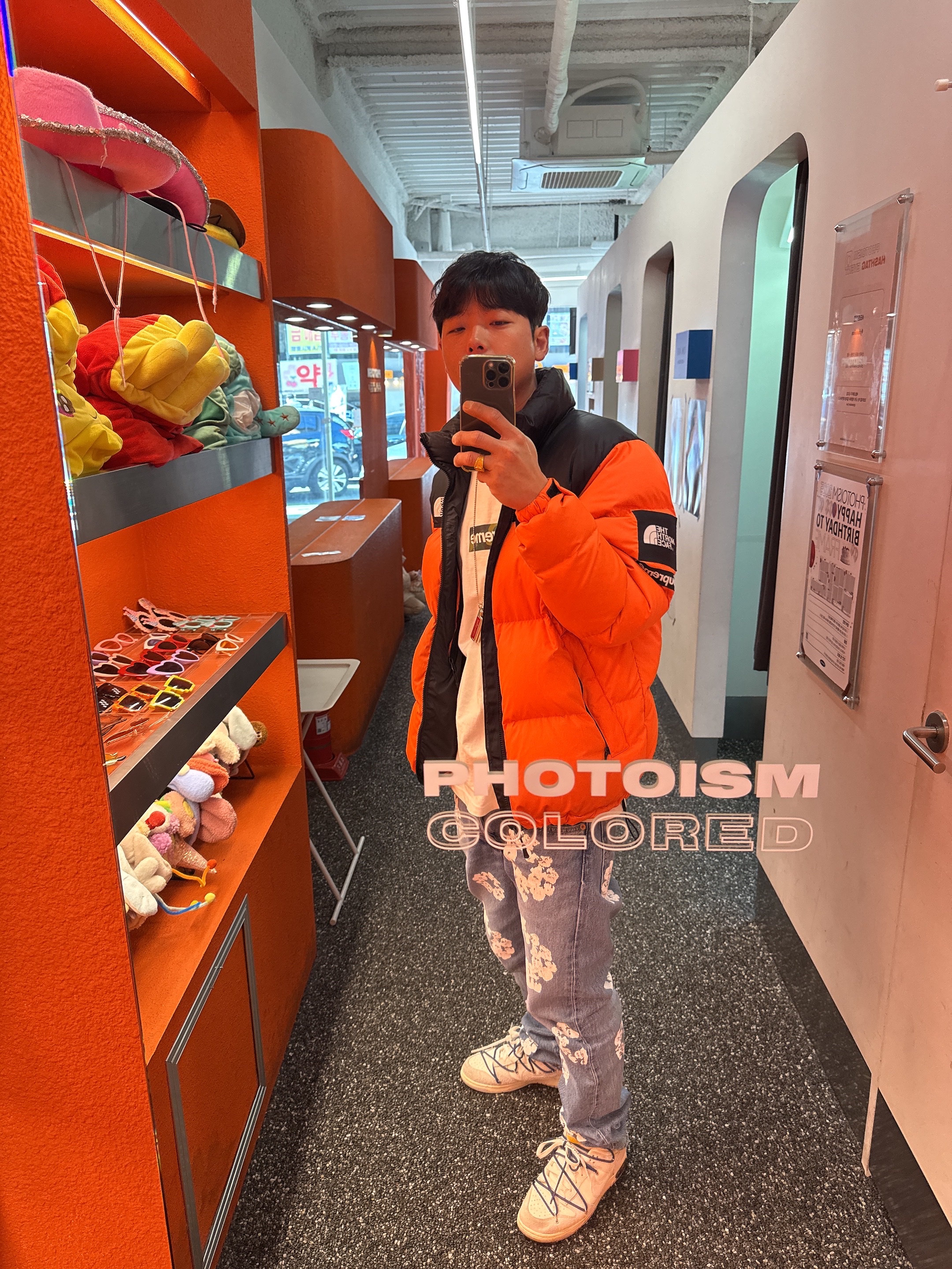 Supreme x The North Face Nuptse Orange - 16FW, Supreme Box Logo T-Shirt White - 23FW 착용 스타일 - 1