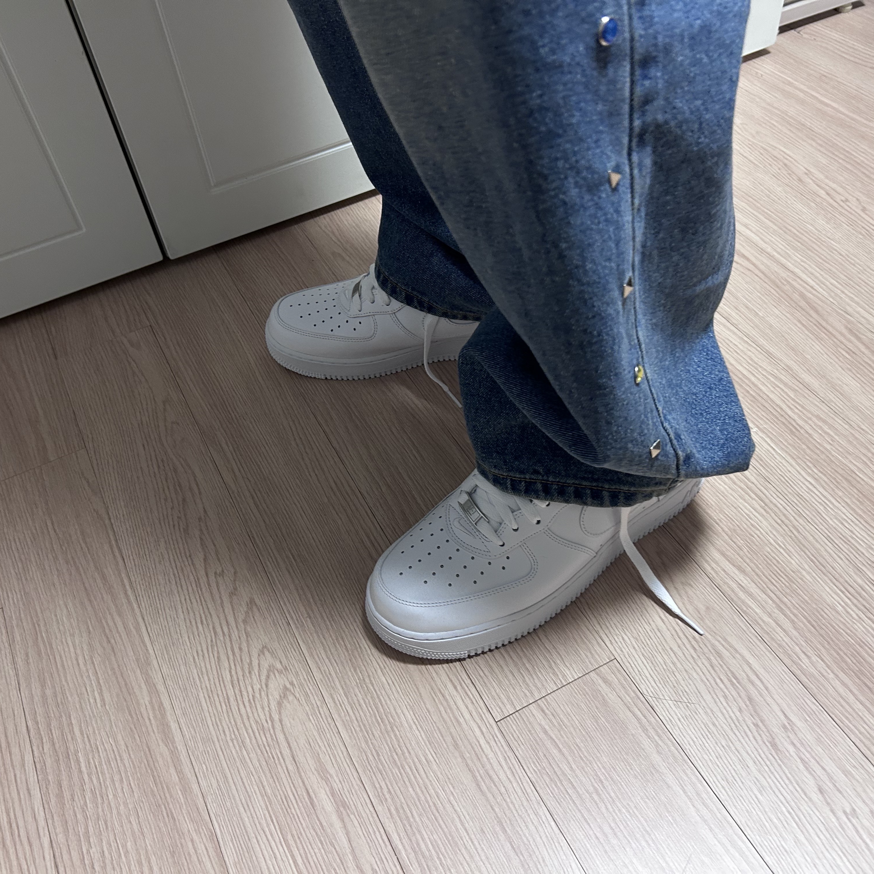 Nike x Supreme Air Force 1 Low White 착용 스타일 - 6