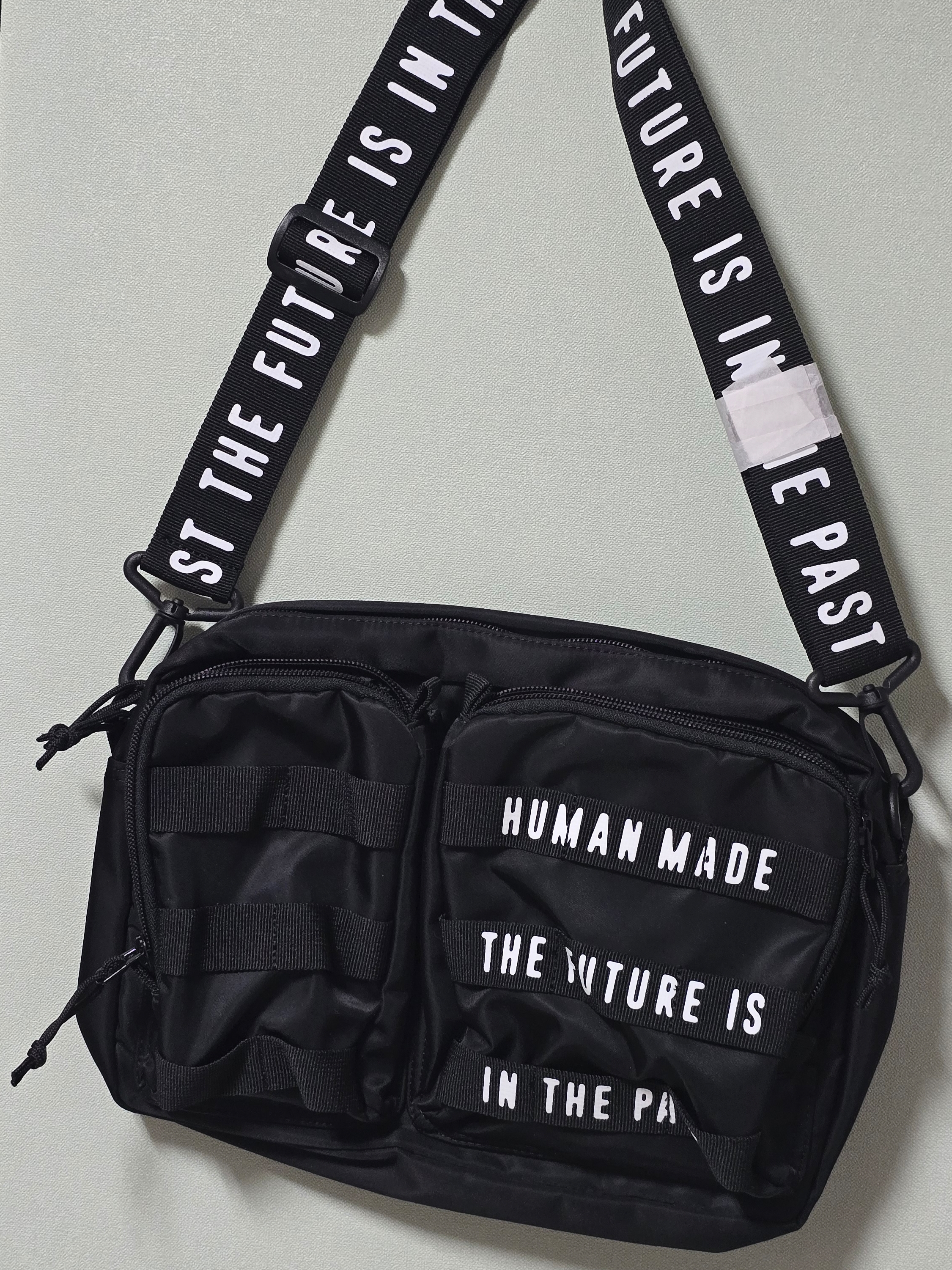 Human Made Military Pouch Large Black 착용 스타일