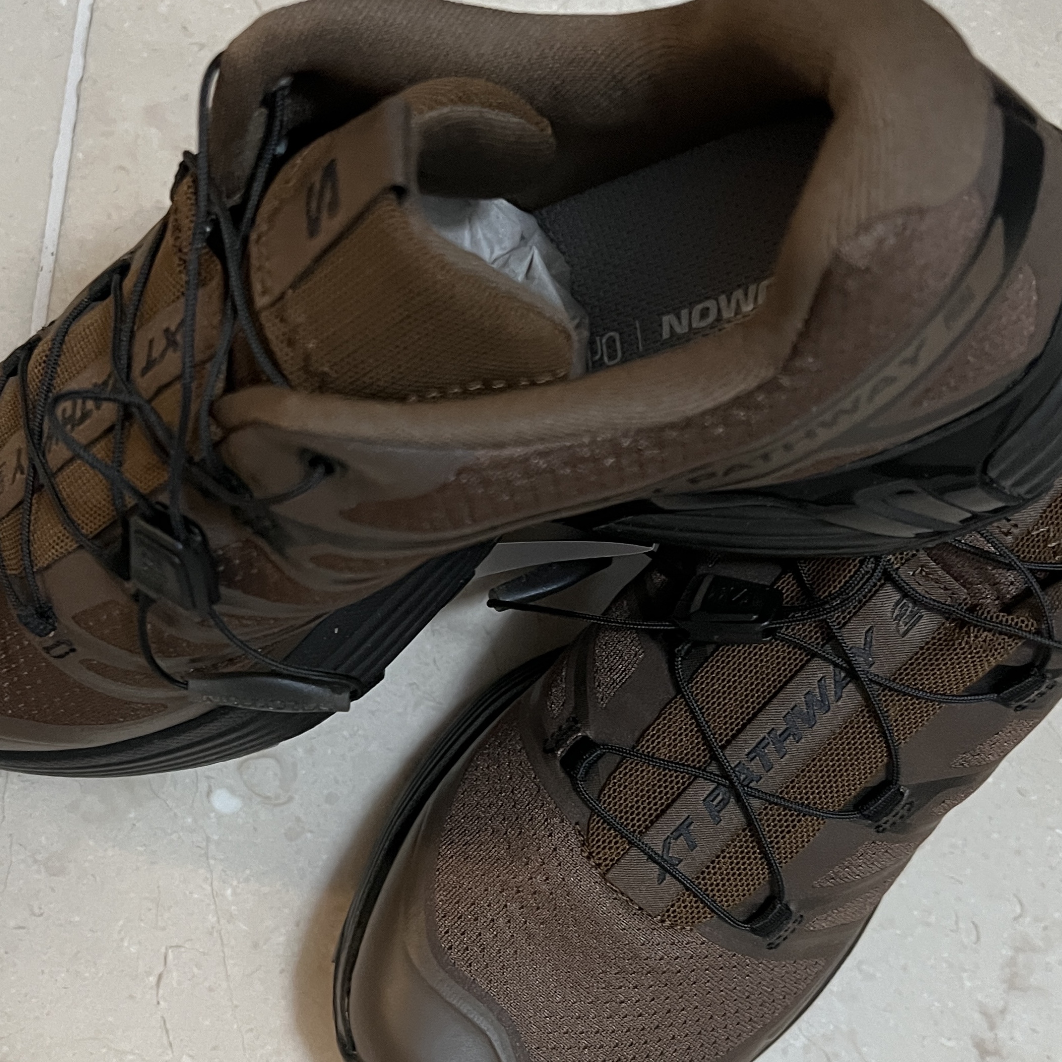 Salomon XT-Pathway 2 Dark Earth Black 착용 스타일