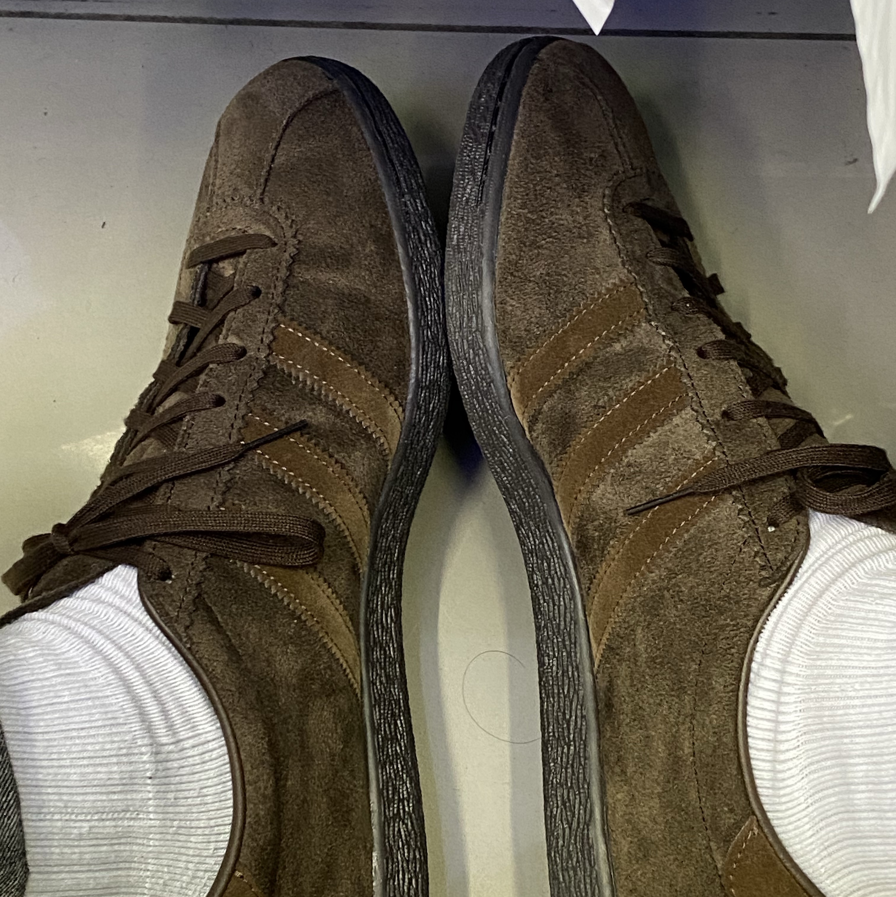Adidas Tobacco Gruen Dark Brown 착용 스타일