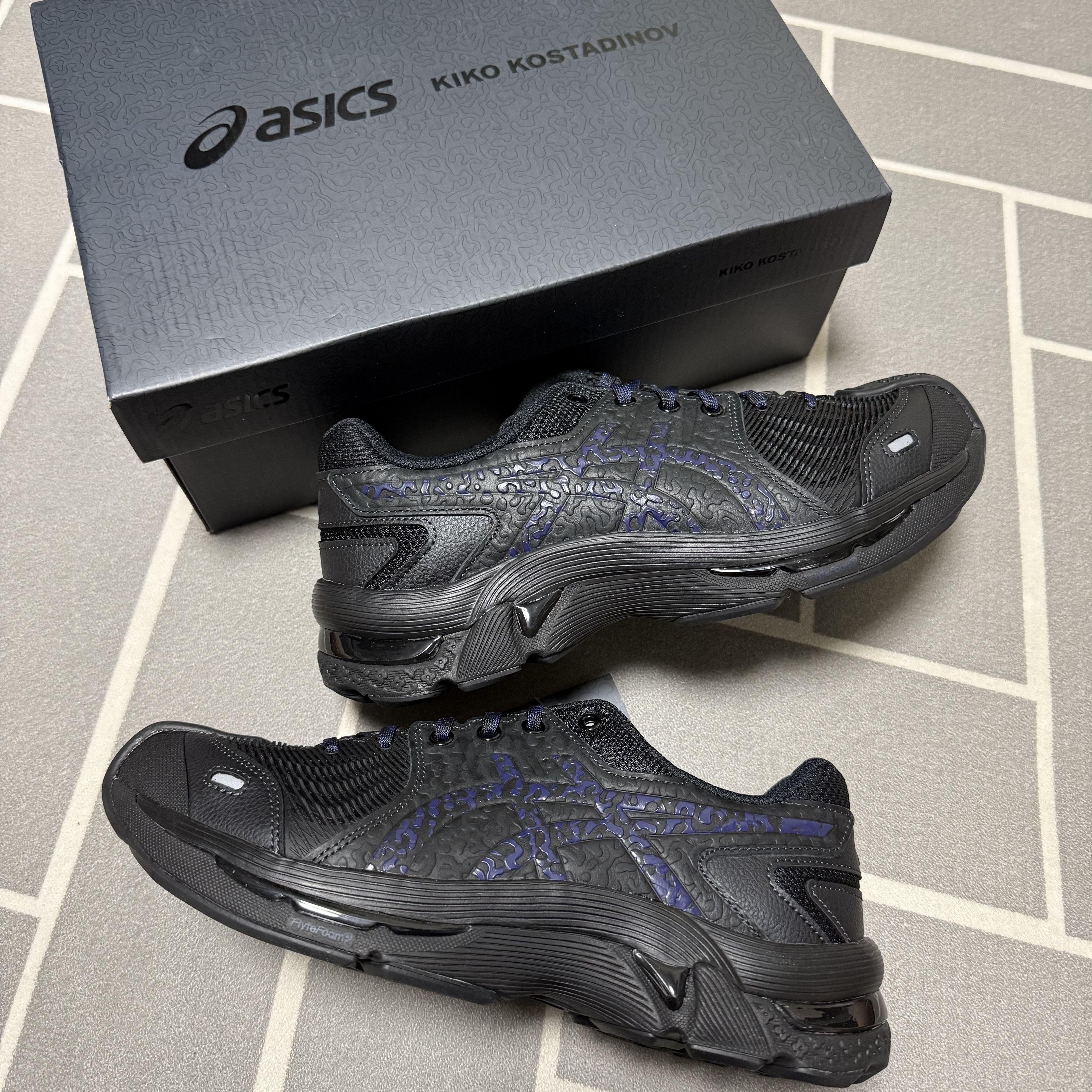 Asics x Kiko Kostadinov Gel-Kiril 3 Black Deep Blue 착용 스타일