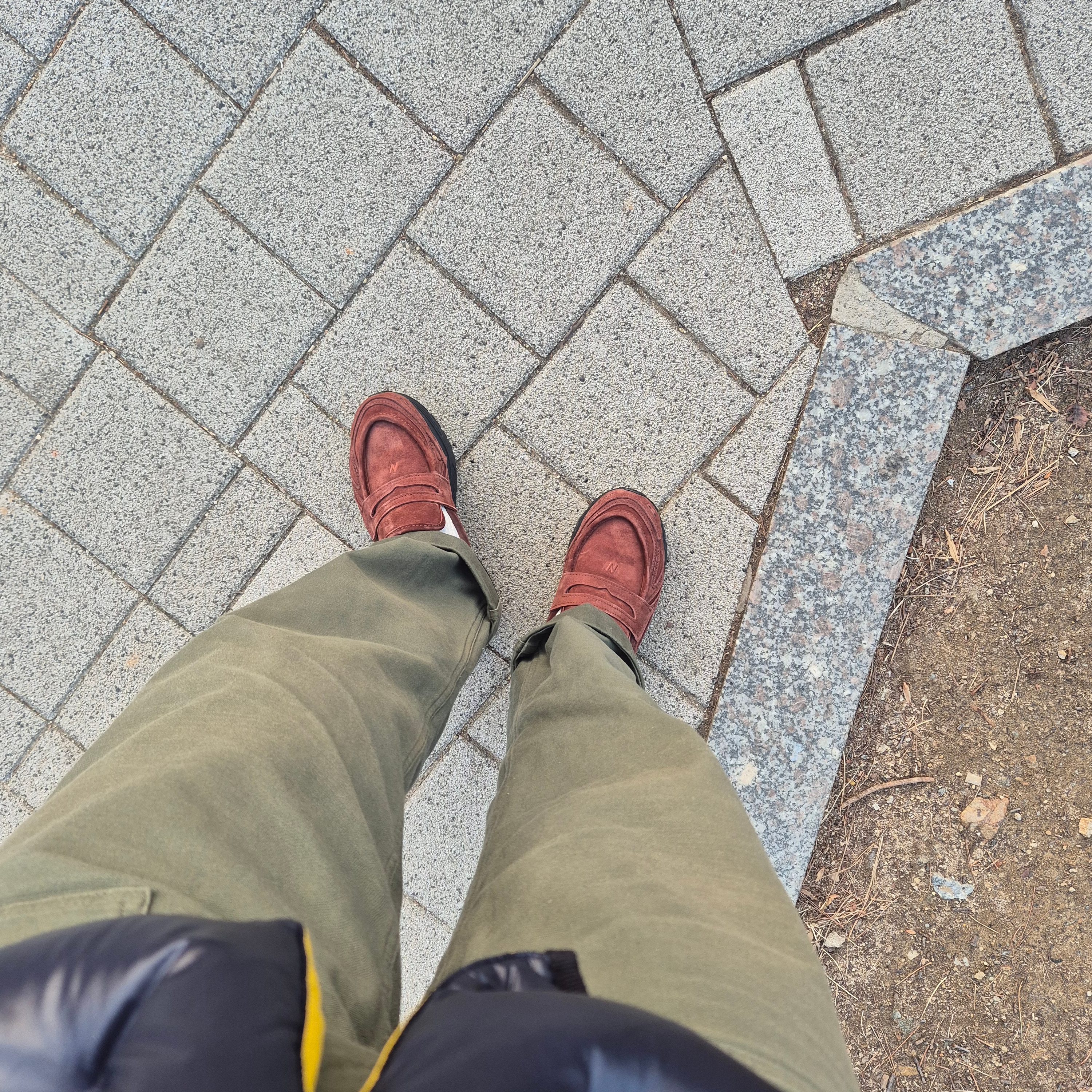 New Balance 1906L Rich Oak 착용 스타일
