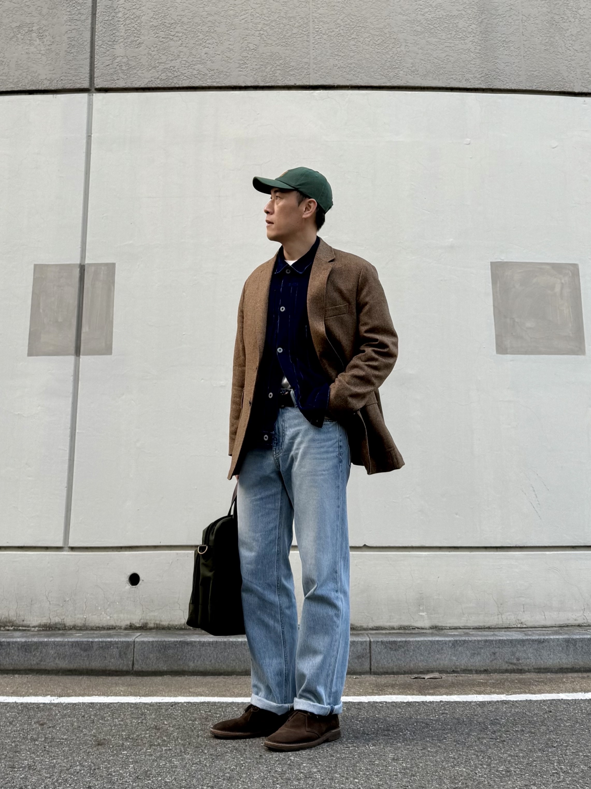Filson 24 Hour Tin Briefcase Otter Green 착용 스타일 - 2