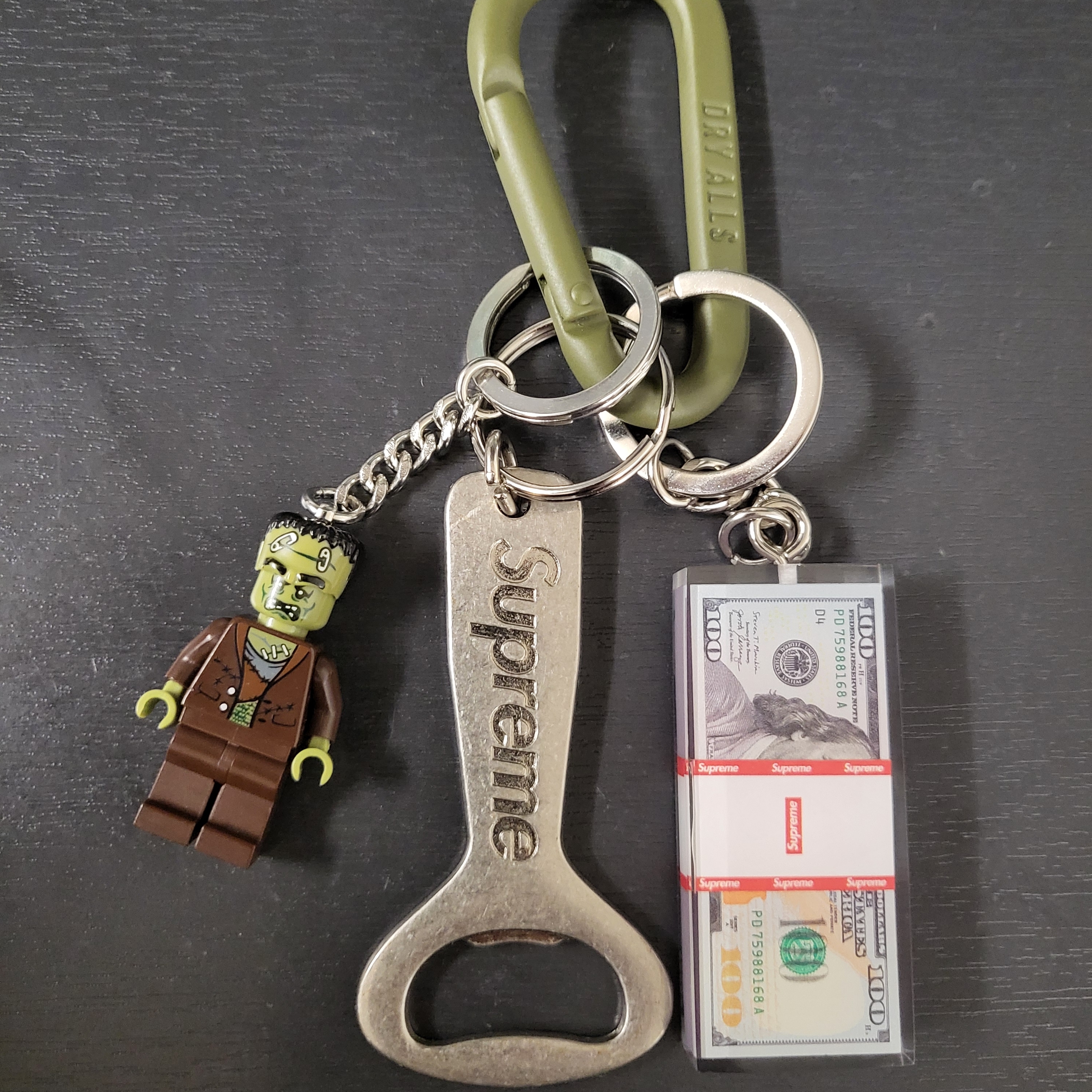 Human Made Carabiner 70mm Olive Drab, Supreme Bottle Opener Keychain Silver - 24FW 착용 스타일