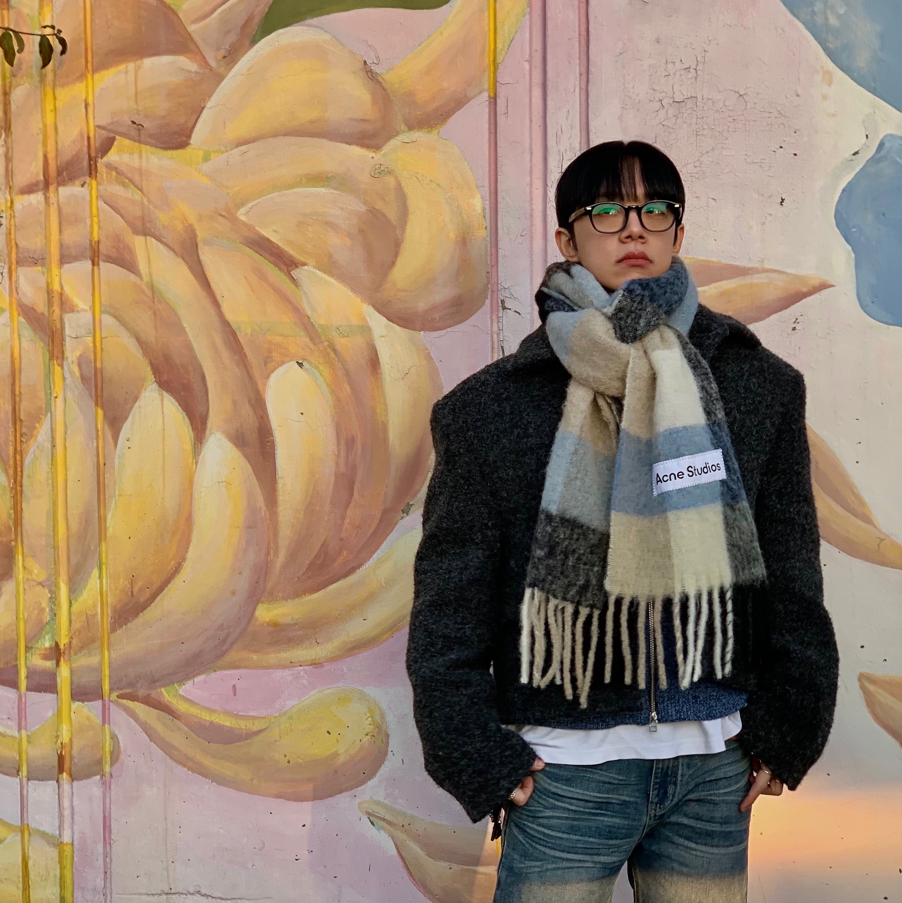Acne Studios Mohair Check Muffler Blue Beige Black 착용 스타일 - 1