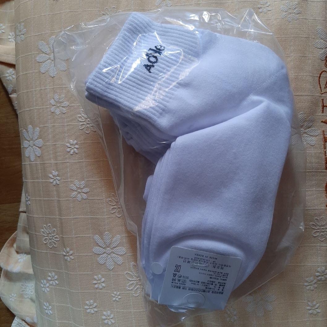 [3% 적립] Aone Minimal Logo Mini Crew Socks 5-Pack White 착용 스타일