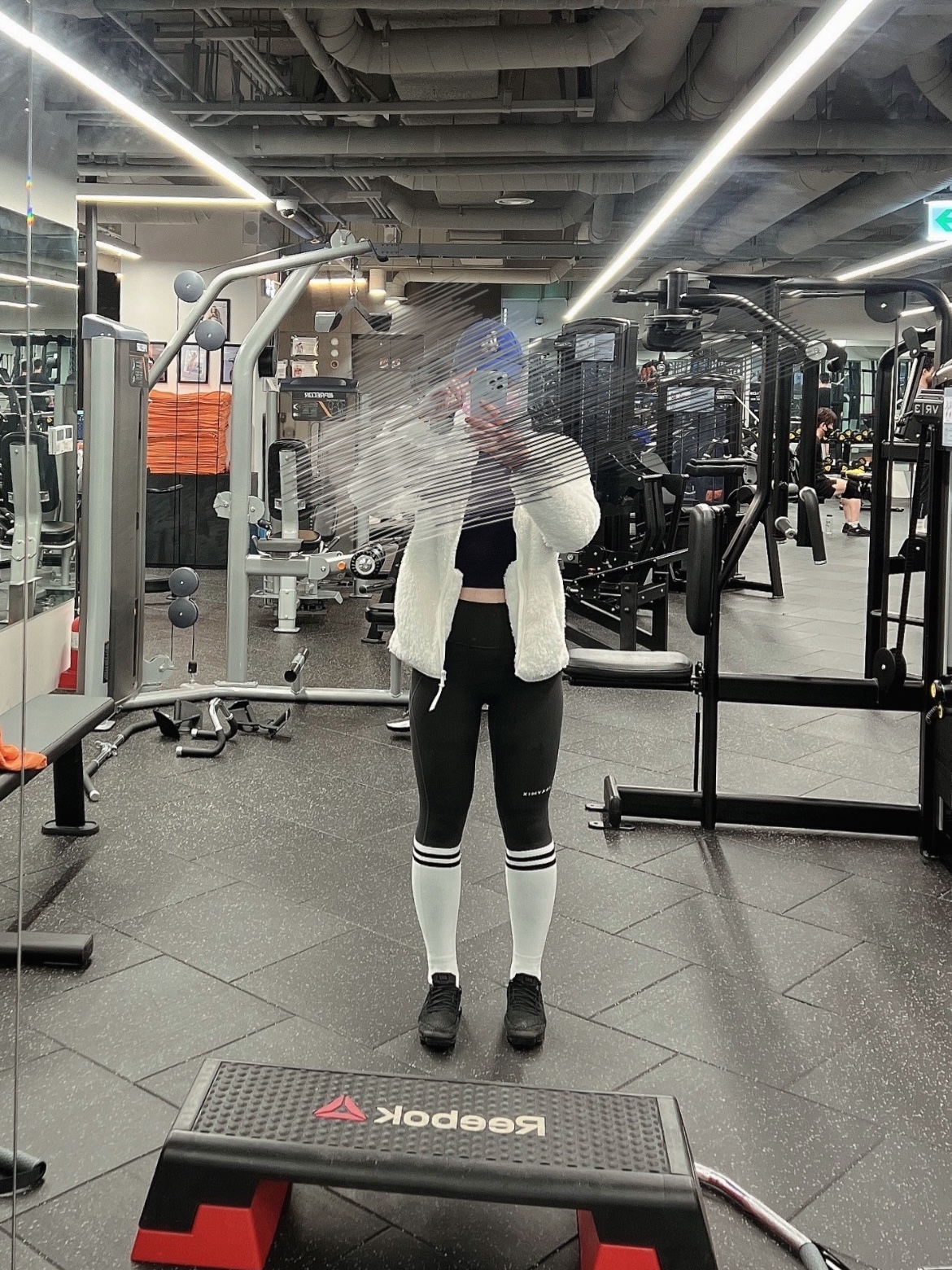 (W) Nike Air VaporMax Flyknit Triple Black 2.0 착용 스타일 - 1