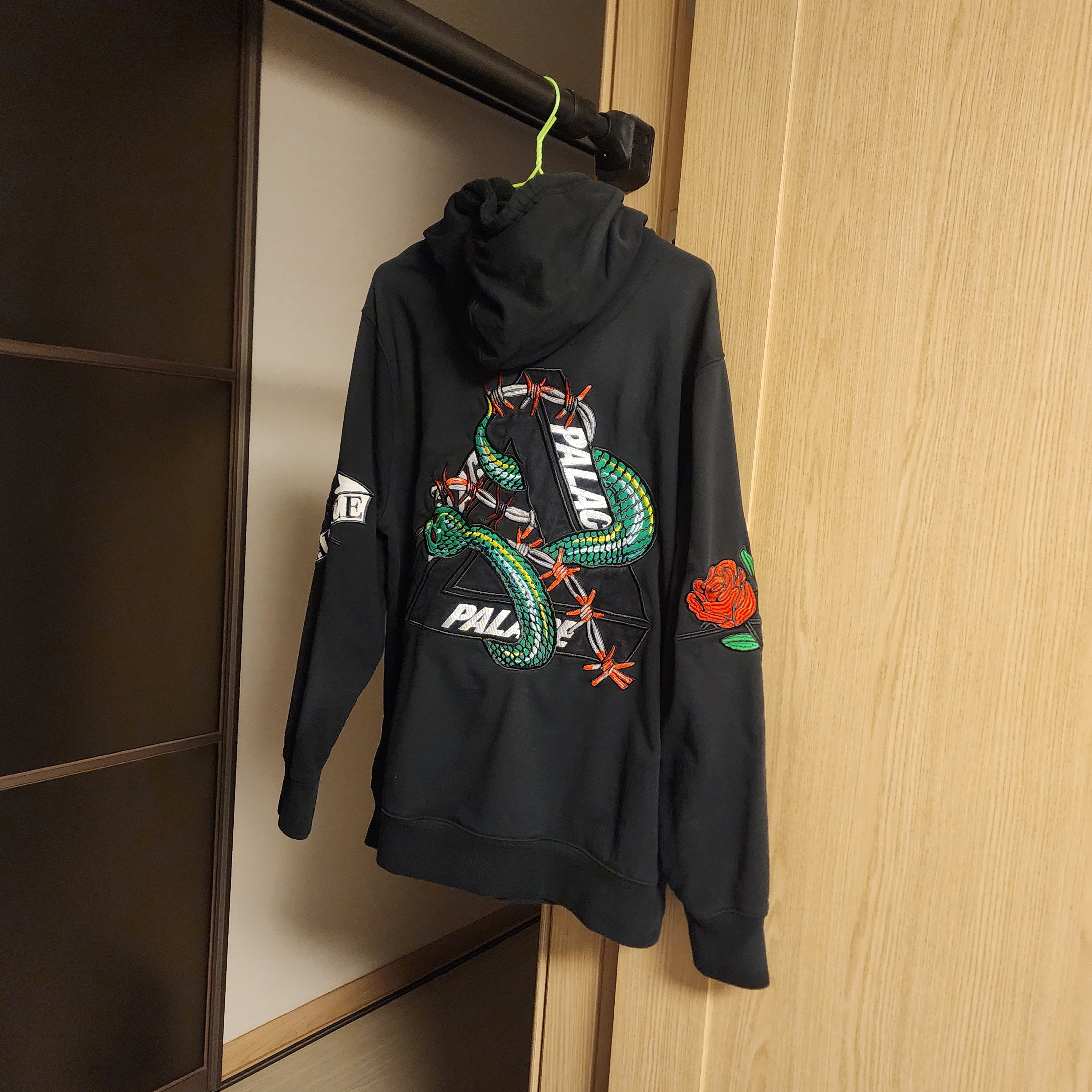 Palace Hesh Mit Fresh Hood Black - 20SS 착용 스타일 - 1