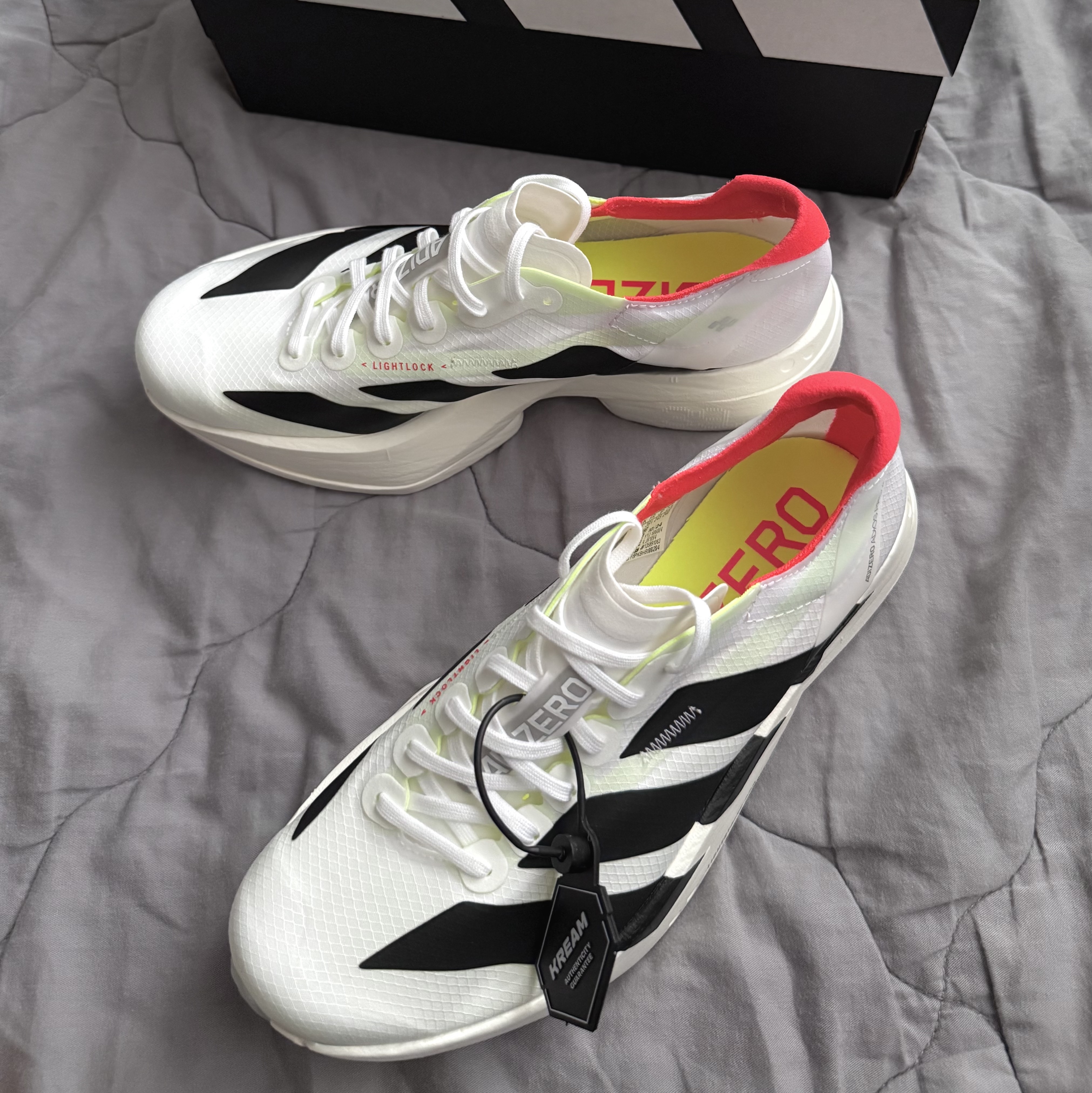 Adidas Adizero Adios Pro 4 Cloud White Core Black 착용 스타일